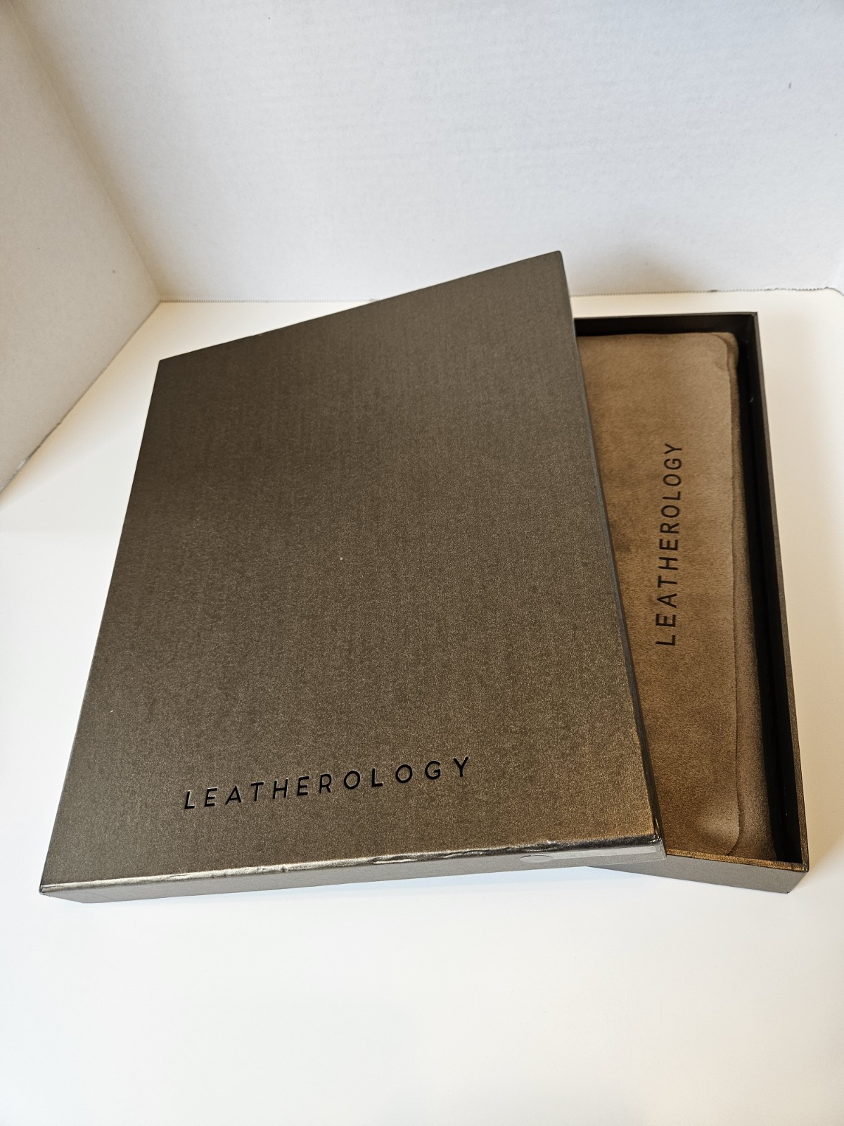 NEW LEATHEROLOGY Cognac Brown Padfolio Full Grain Leather Professional Organizer