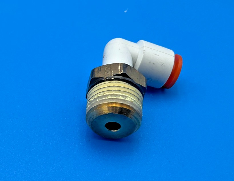 SMC 1/4″ White Orange Pneumatic Push Fitting (TSC)