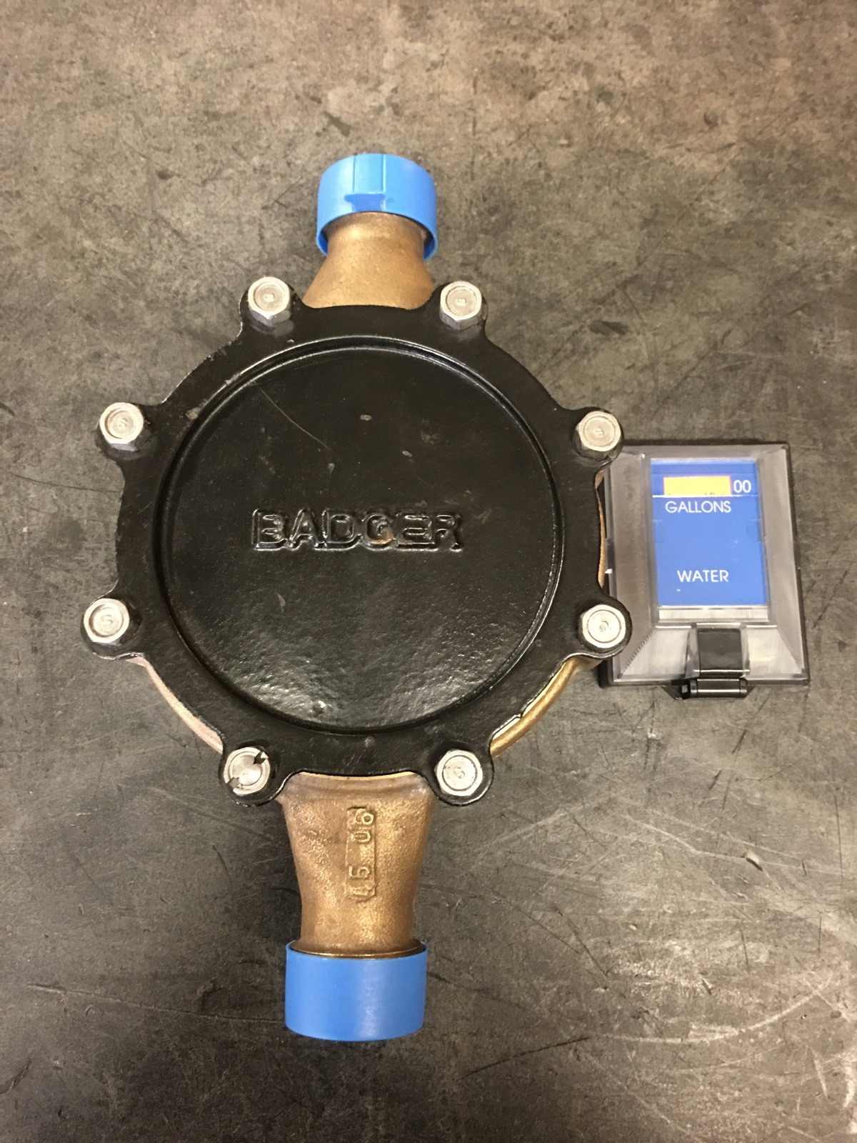 Badger 1″ M55 GALLON Water Meter Pulse Register And Remote With Couplings And 20