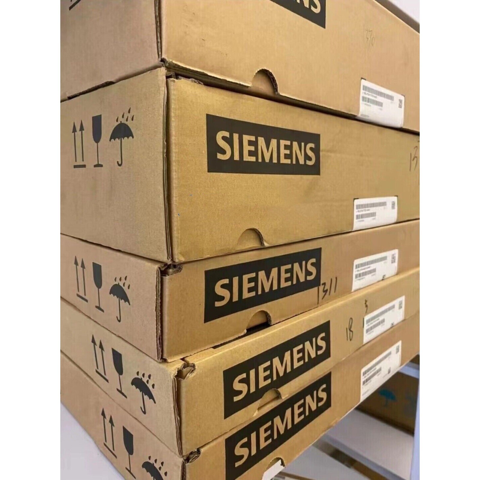 New In Box 6ED1052-1MD08-0BA2 SIEMENS 6ED 1052-1MD08-0BA2 PLC Module