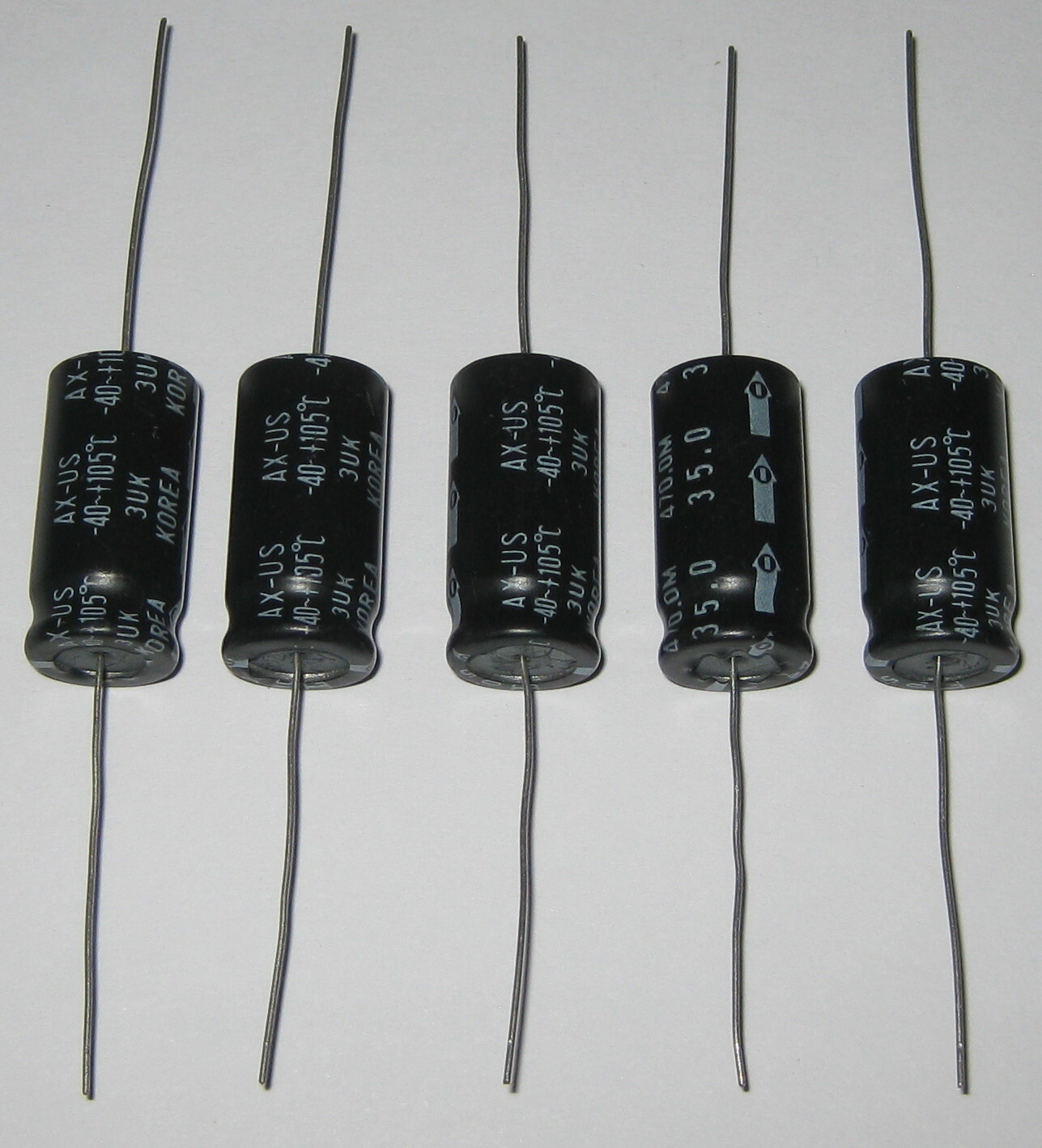 5 X ITT 470 uF Axial Electrolytic Capacitor – 35 V DC – 13 mm Diameter – 105 C