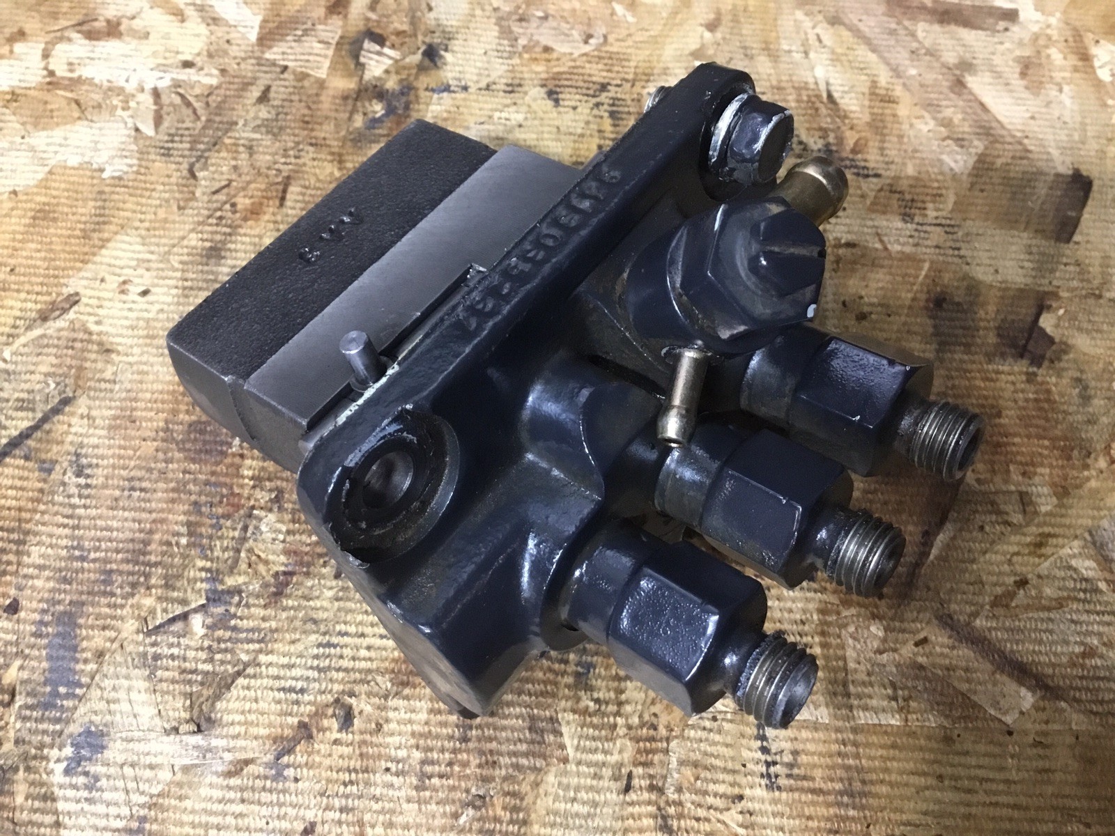 Used Daedong Fuel Injection Pump for Kioti 3C100LWS Engine 9413035237