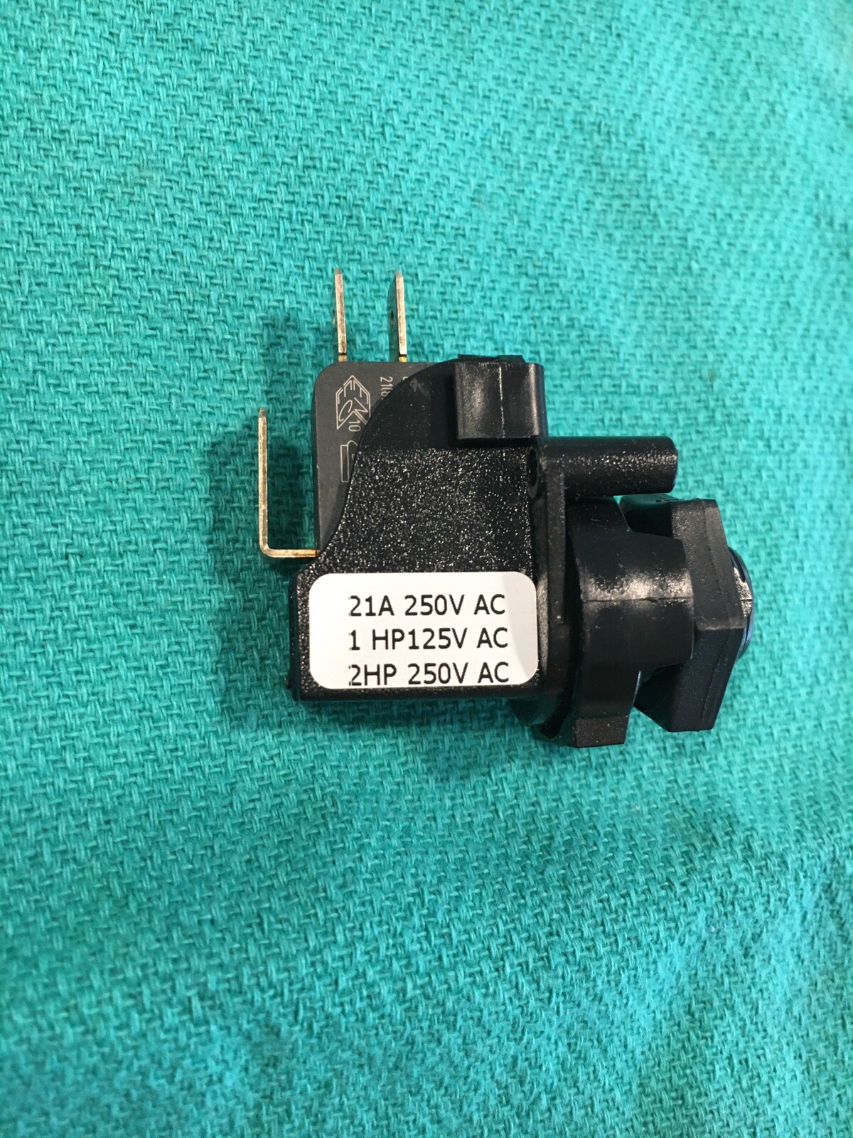 LOT of 5 each Herga airswitch 6871-0C0-U126 20A