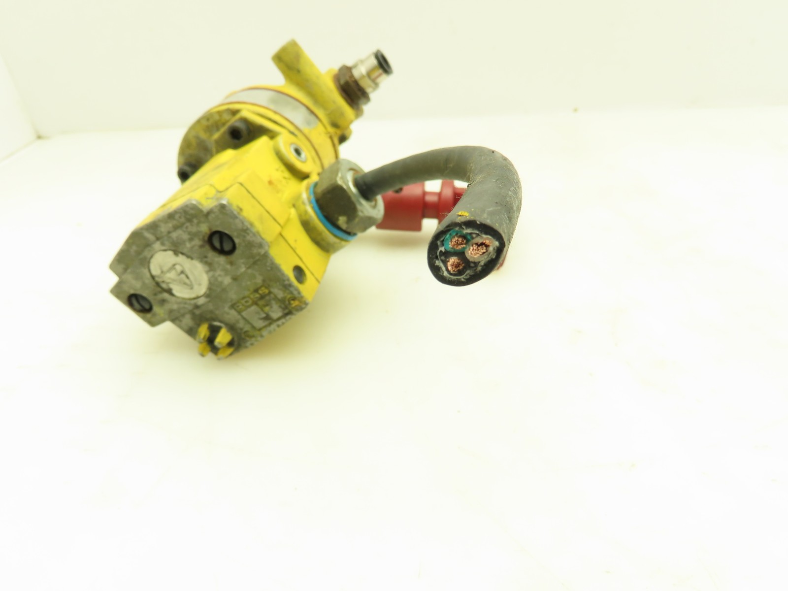 Ross Y2773A4082 Pneumatic Solenoid LOX Lock-Out Control Valve 3/2-Pos 120V 1/2″