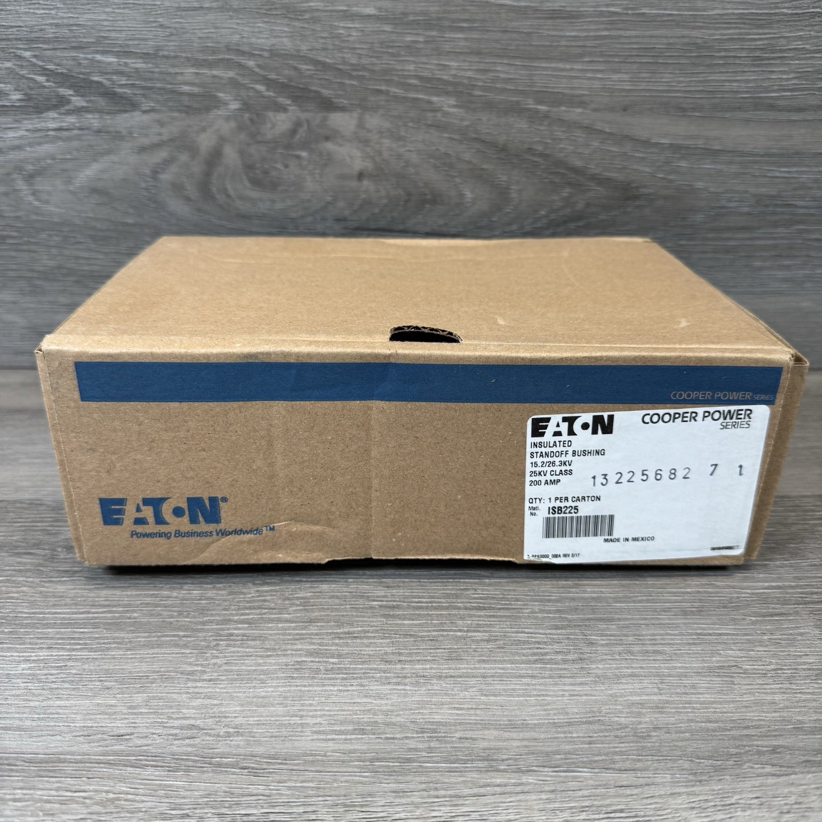 Eaton Cooper ISB225 Insulated Standoff Bushing 200AMP, 15.2/26.3KV, 25KV Class