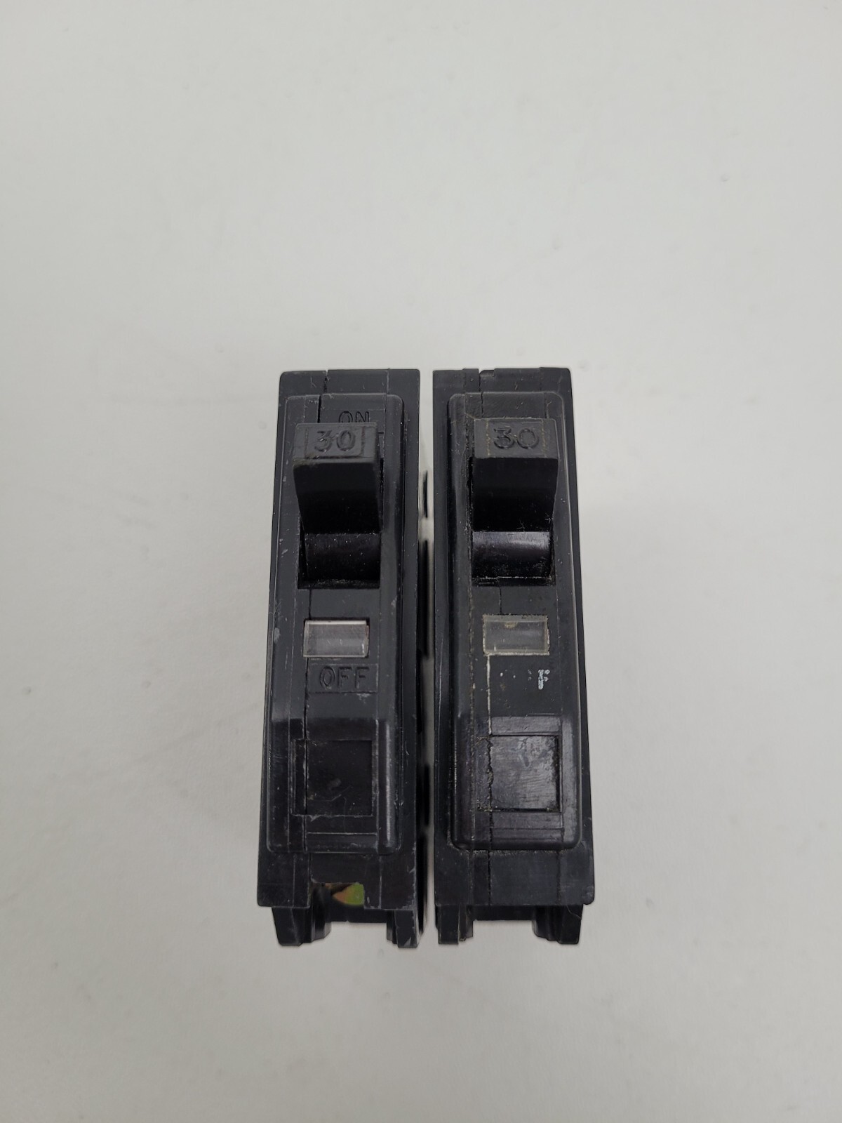 Lot of 2 – QO130 Square D 30 Amp 240 Volt Circuit Breaker – Next Day Option