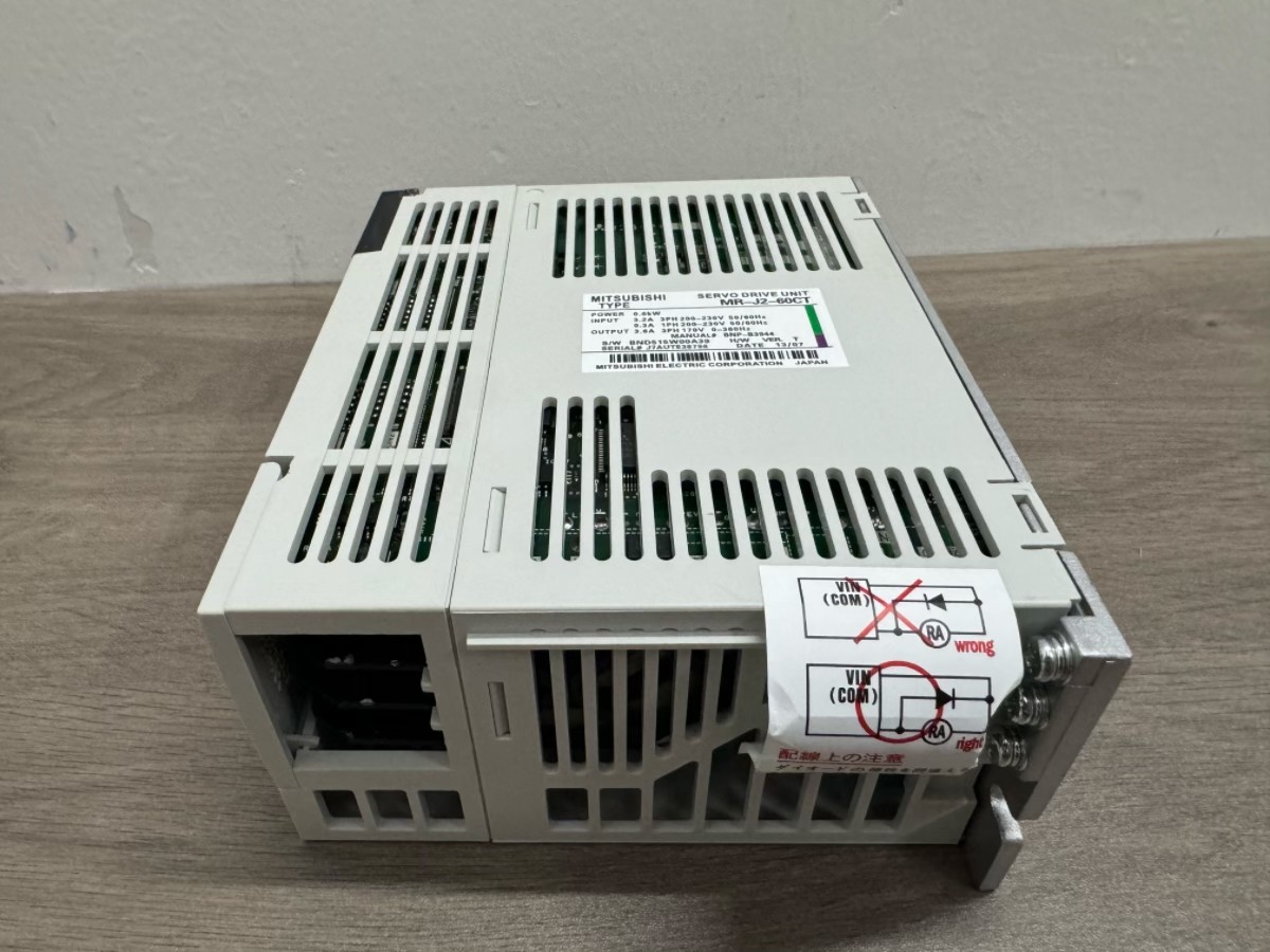 New Mitsubishi MR-J2-60CT Servo Drives MRJ260CT In Box Expedited Shipping