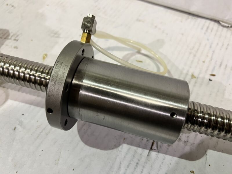 TSUBAKI BALL SCREW ASSY. # LH-0784-3 THD LENGHT: 21.5″ THD dia: 25mm