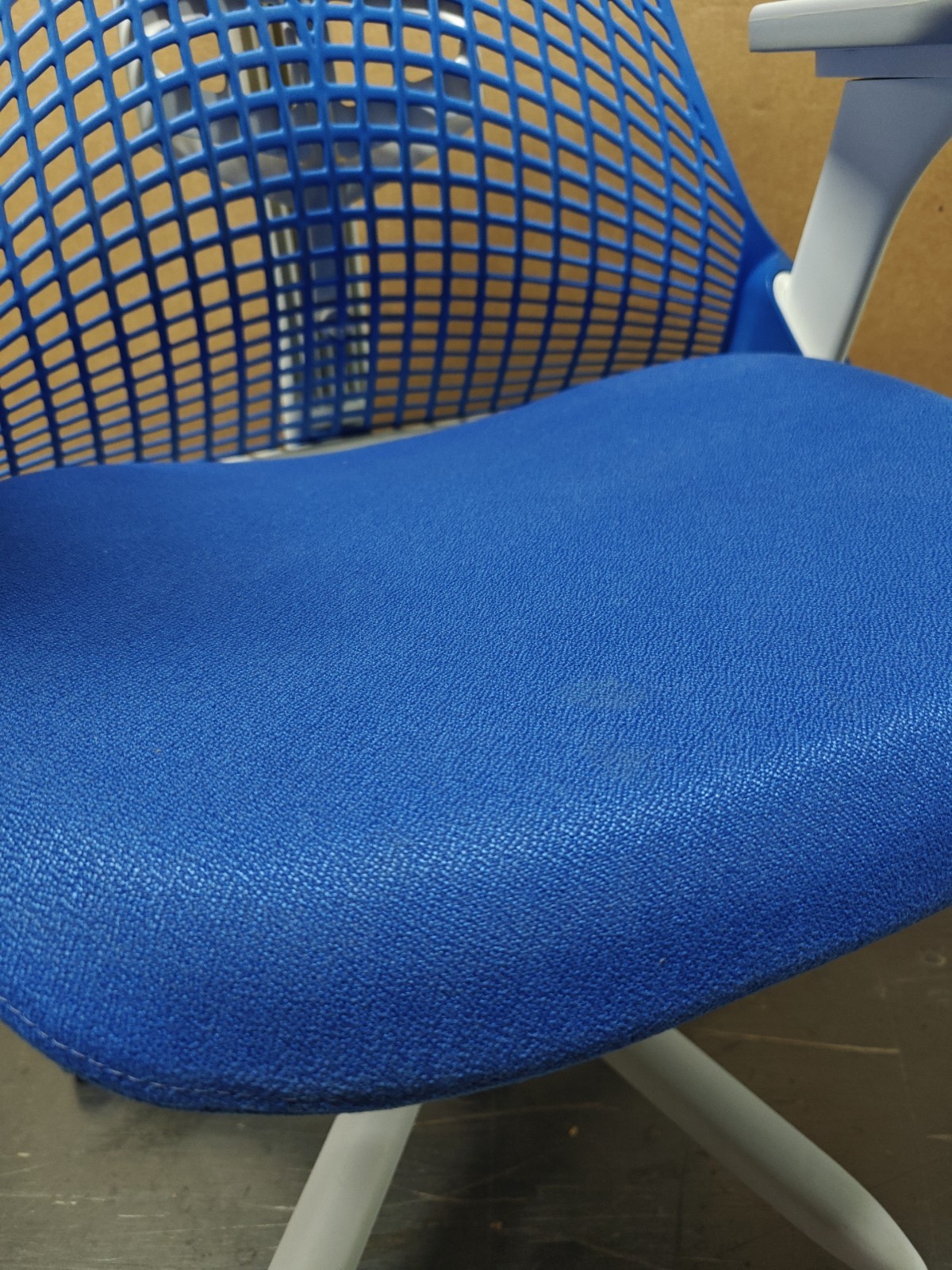 Blue Sayl Office Desk Chair Herman Miller Up Down Arms White Seat/Frame Lumbar