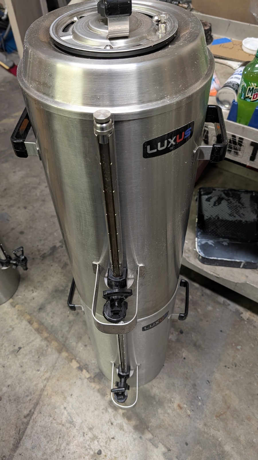Fetco TPD-30 Luxus 3 Gal Coffee Dispenser. Free Shipping for Most!!
