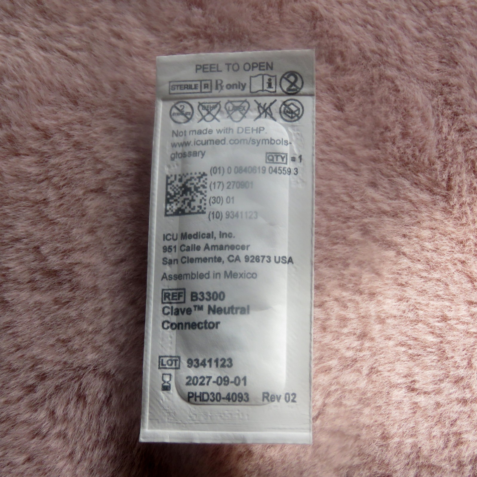 NEW Lot 10 ICU Medical REF B3300 Clave Neutral Connectors Expire After 8/27