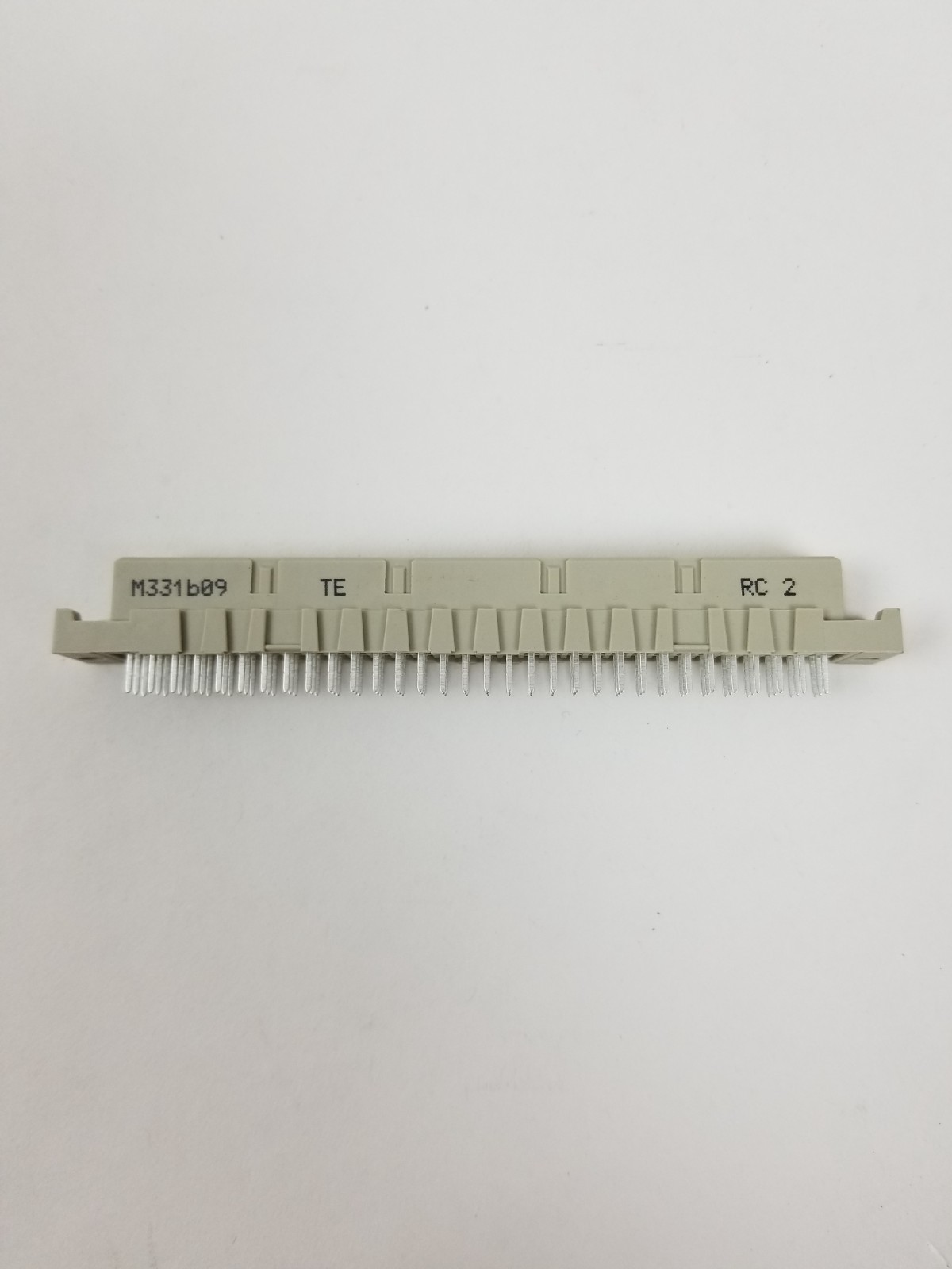 62ct TE Connectivity 214836-E Eurocard Connectors 96-Position ERNI Female NEW