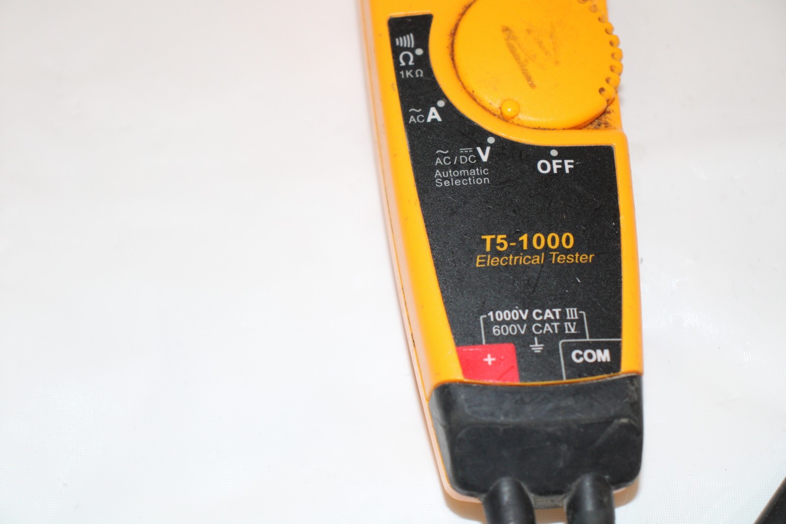 Fluke T5-1000 Voltage Continuity and Current Tester 1000v CAT iii 600V CAT iv