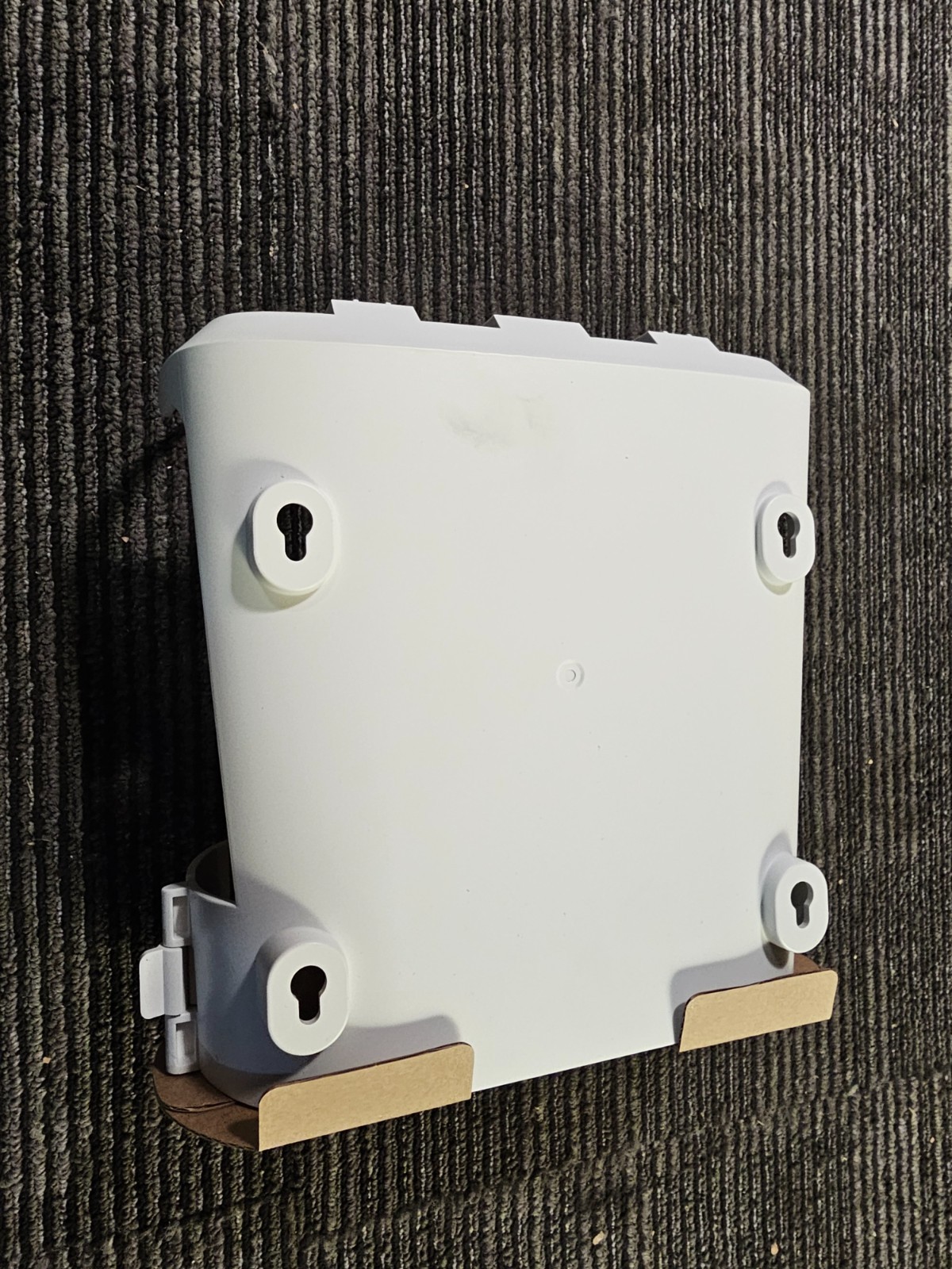 Vantiva RGSHELF-BGW620 Bracket Assembly Wal Mount, White