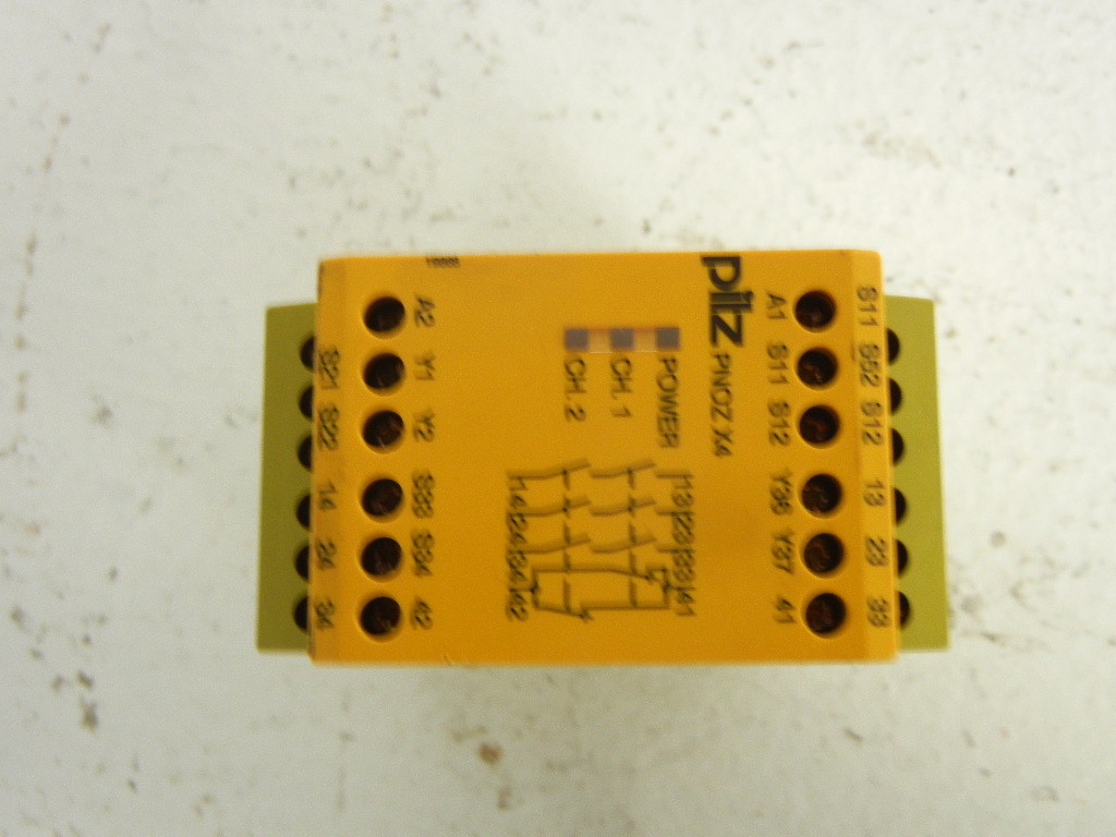 PILZ 774730 USED PNOZ X4 SAFETY RELAY 24VDC 774730