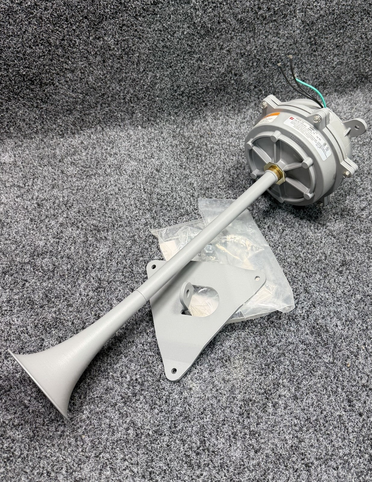 FEDERAL SIGNAL 55-120-1 Electric Resonating Horn 120V, 115/105 dB