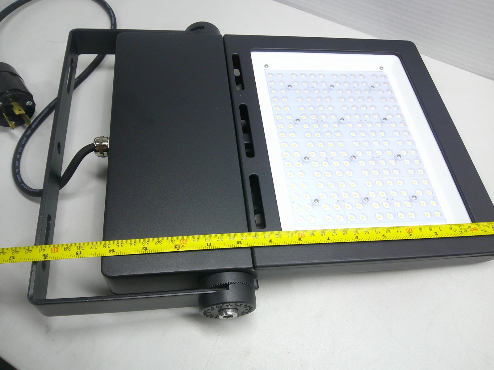 NEW BLACK LED Work Light 21000LM 150W 3000K Warm White WL-LED-150-W
