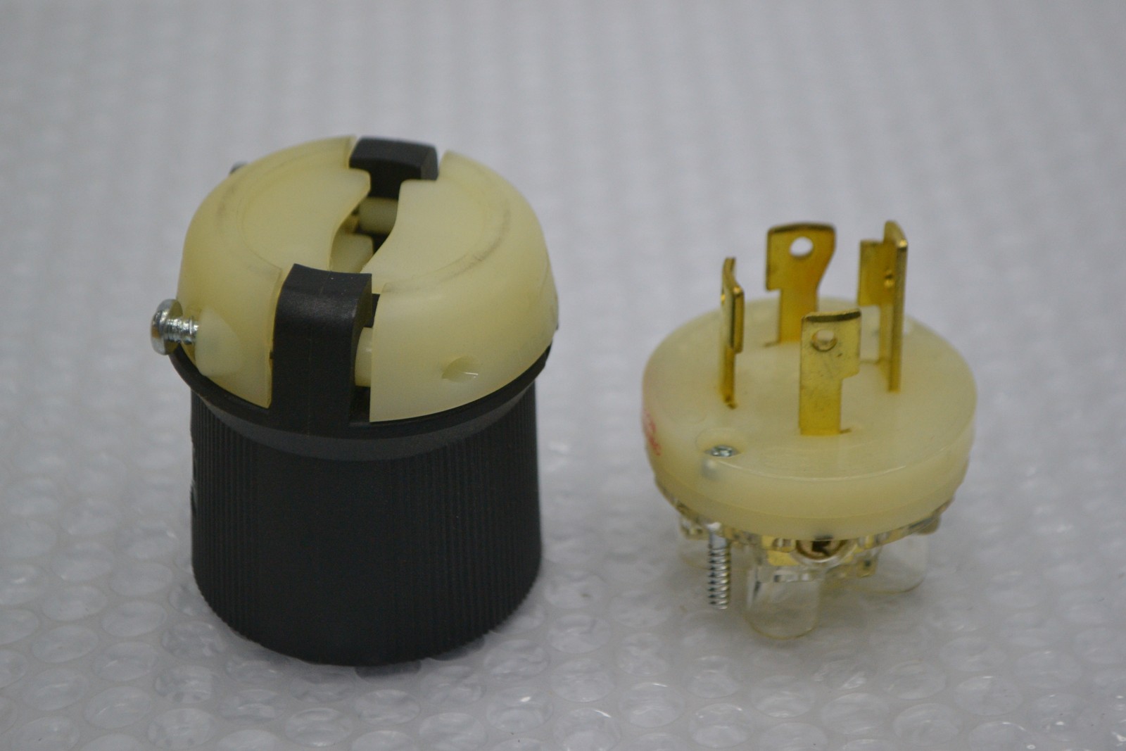 HUBBELL HBL2731CN PLUG NSMP