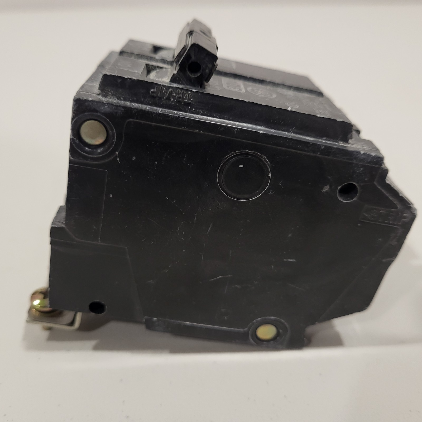 GE THQB2130 Circuit Breaker 2-Pole 30 Amp 120/240VAC Bolt-On TESTED Clean