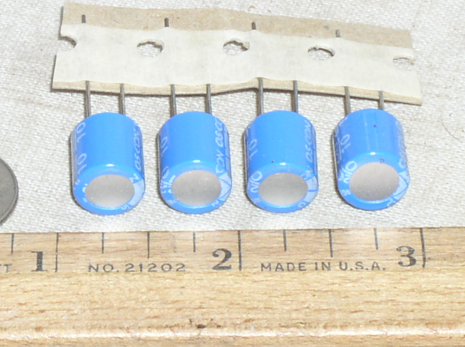 4 SPRAGUE 220UF/10V 220 MFD 10 V RADIAL ORGANIC ELECTROLYTE CAPACITOR CAP 105*
