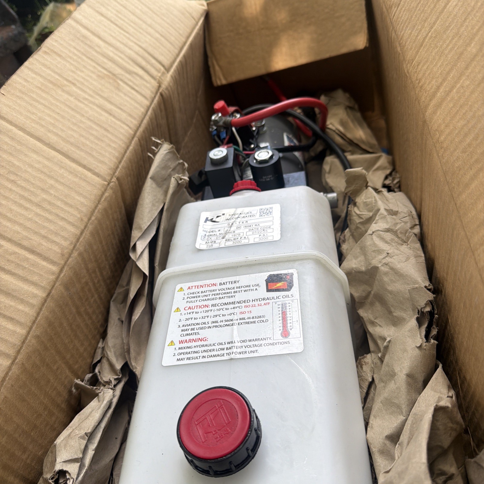 Double Acting Hydraulic Pump For Dump Trailers KTI – 12VDC – 6 Quart Reservoir