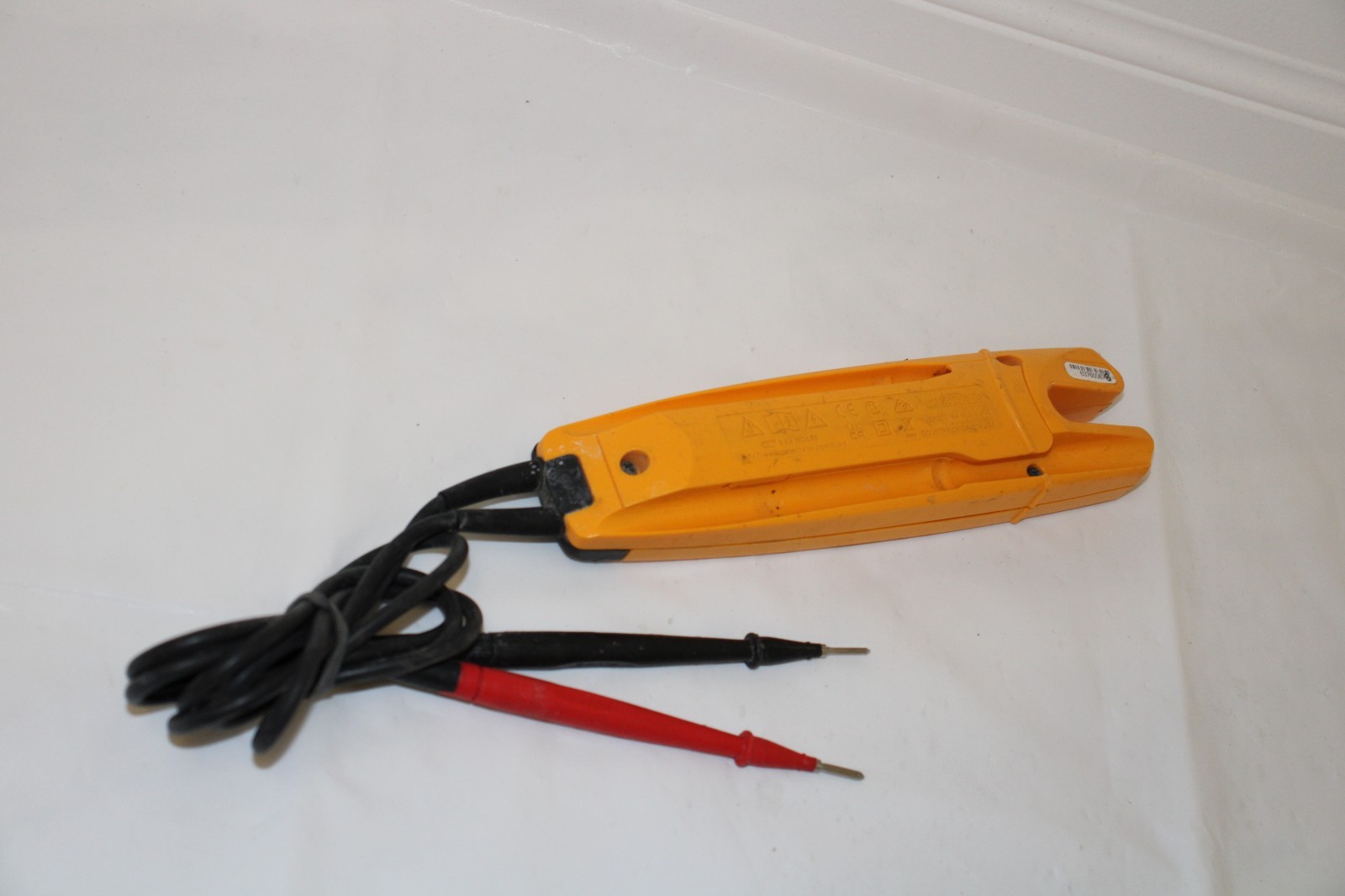Fluke T5-1000 Voltage Continuity and Current Tester 1000v CAT iii 600V CAT iv