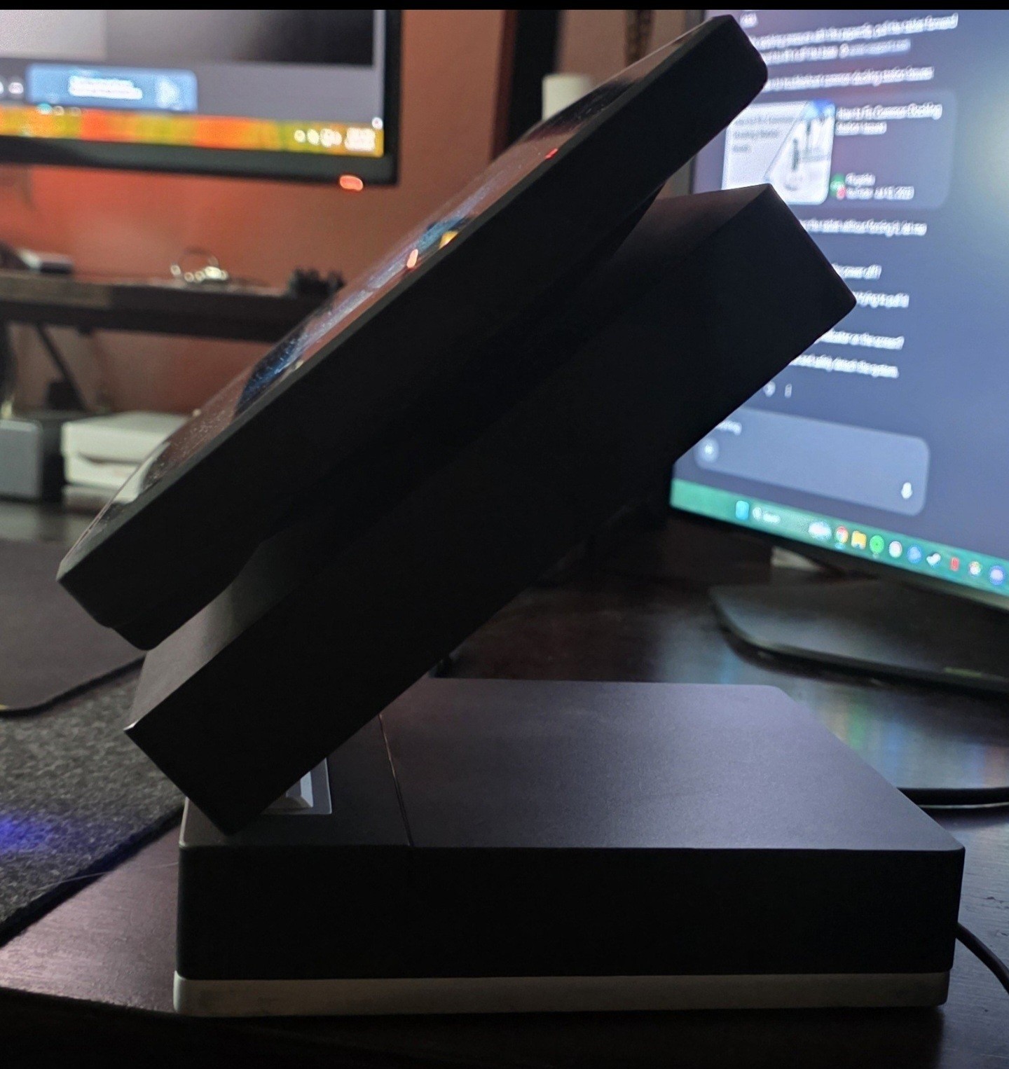 Aures SWING 10.1-in tablet for Point-of-Sale (POS) Bundle with Docking Station