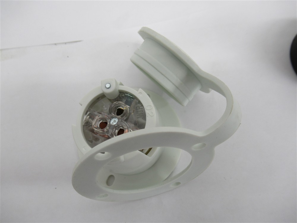 Journeyman Pro HJP-5279WH , 15 AMP – 125V Flanged Power Outlet Receptacle Plug