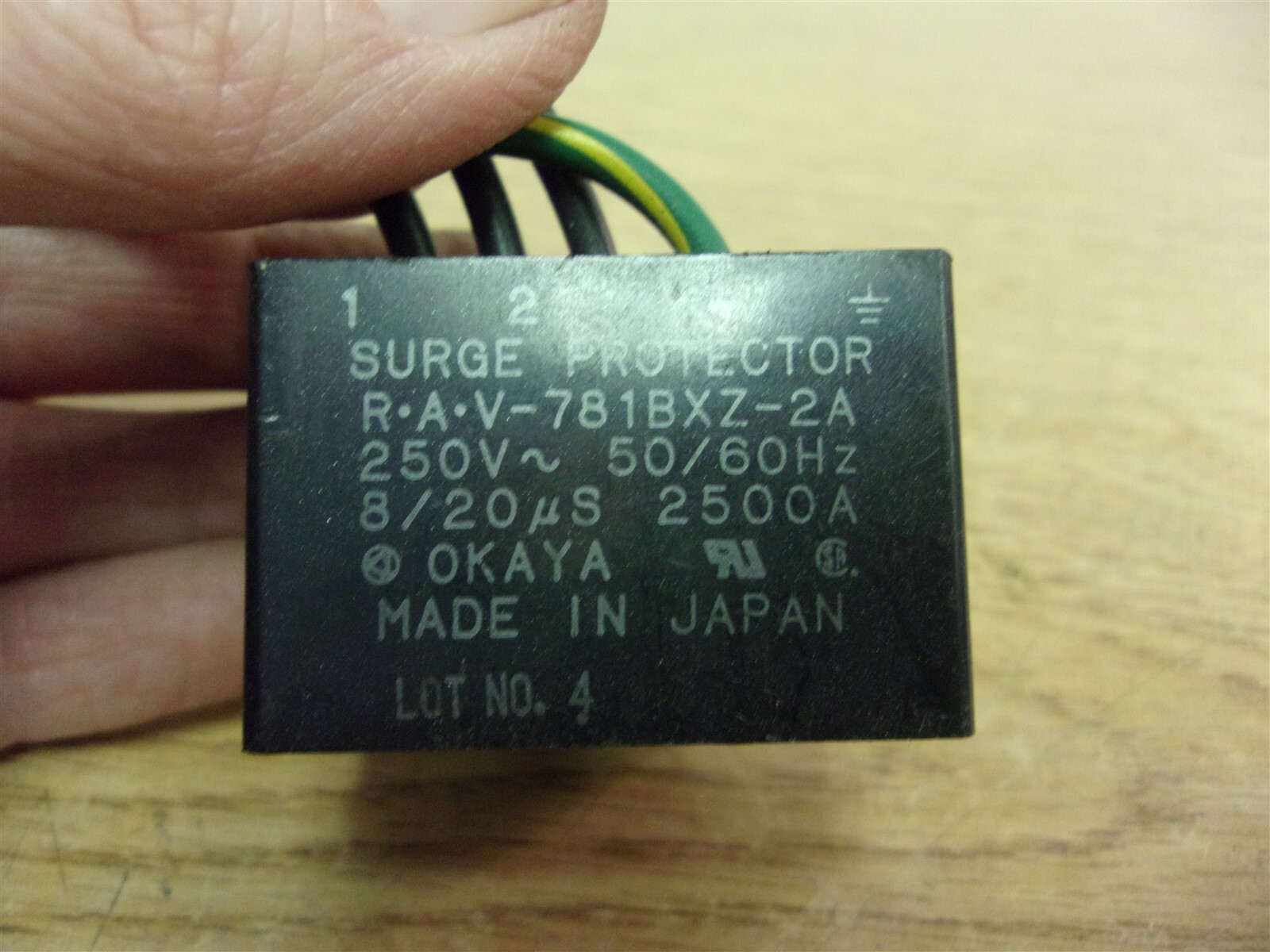 Okaya 781BXZ-2A Surege Protector RAV 250V *FREE SHIPPING*