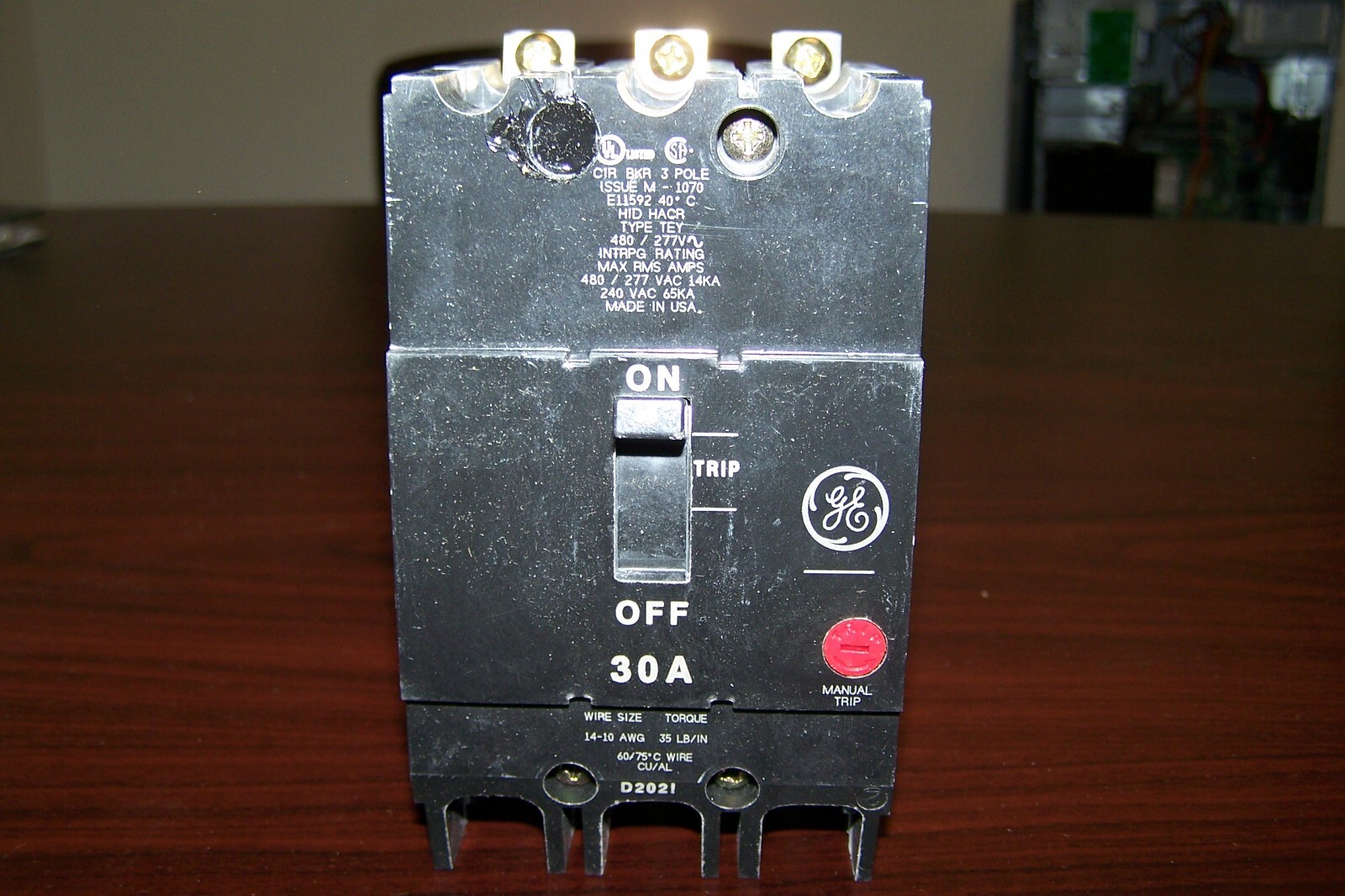 TEY330 GE ABB 3Pole 30Amp 480Volt Bolt-On BRAND NEW TEY Circuit Breaker