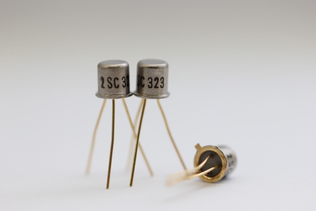 2SC323 GOLD TRANSISTOR NOS( New Old Stock ) 1PC. C405U25F100614