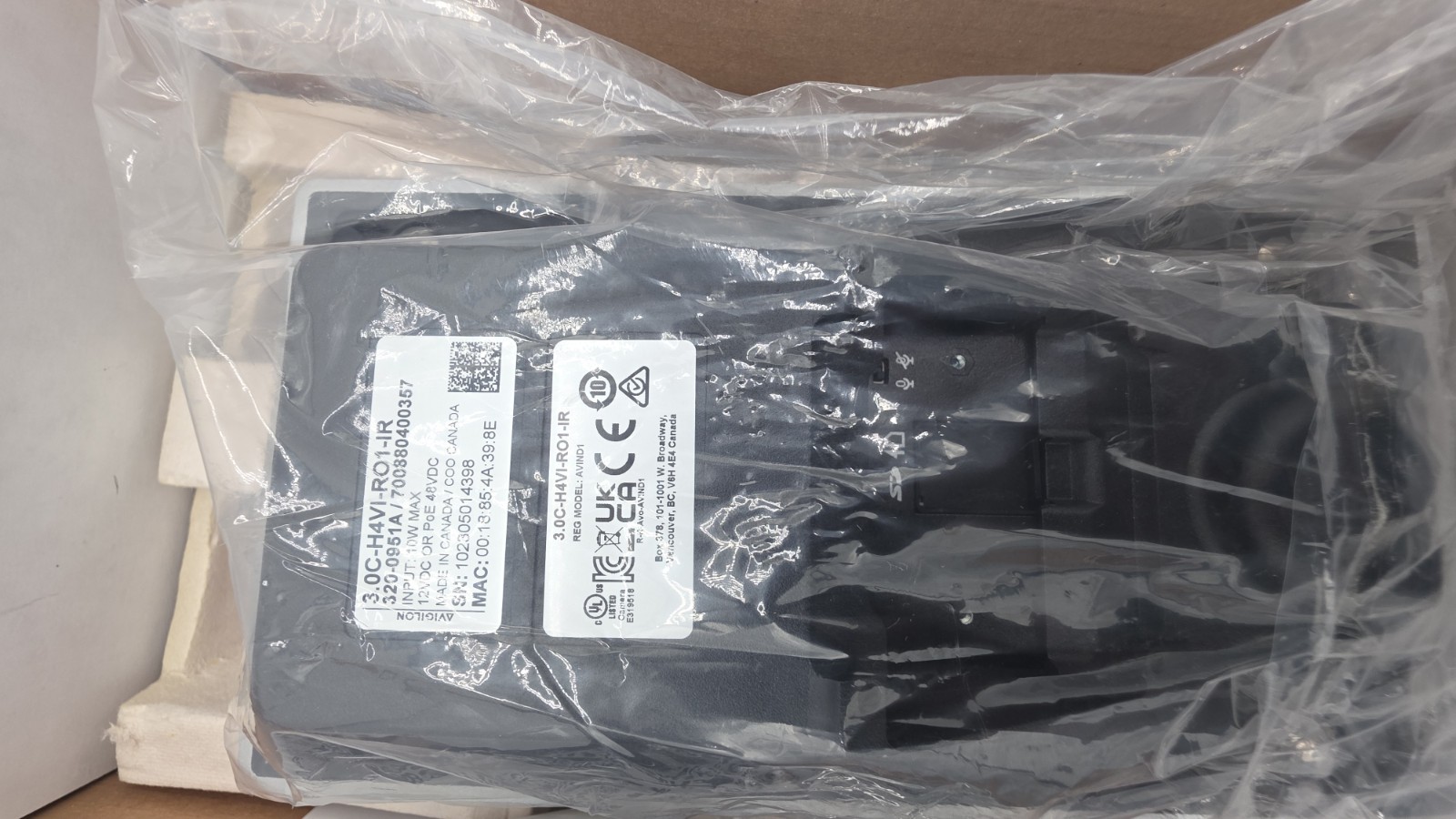 Avigilon H4 Video Intercom 3.0C-H4VI-RO1-IR + H4VI-MT-SURF1 Surface Mount