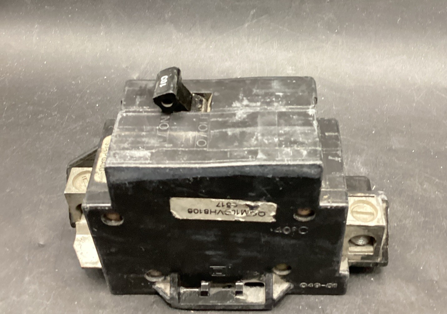 USED Square D QOM100VH8106 22kA 2 Pole 100 Amp Bolt On Main Circuit Breaker