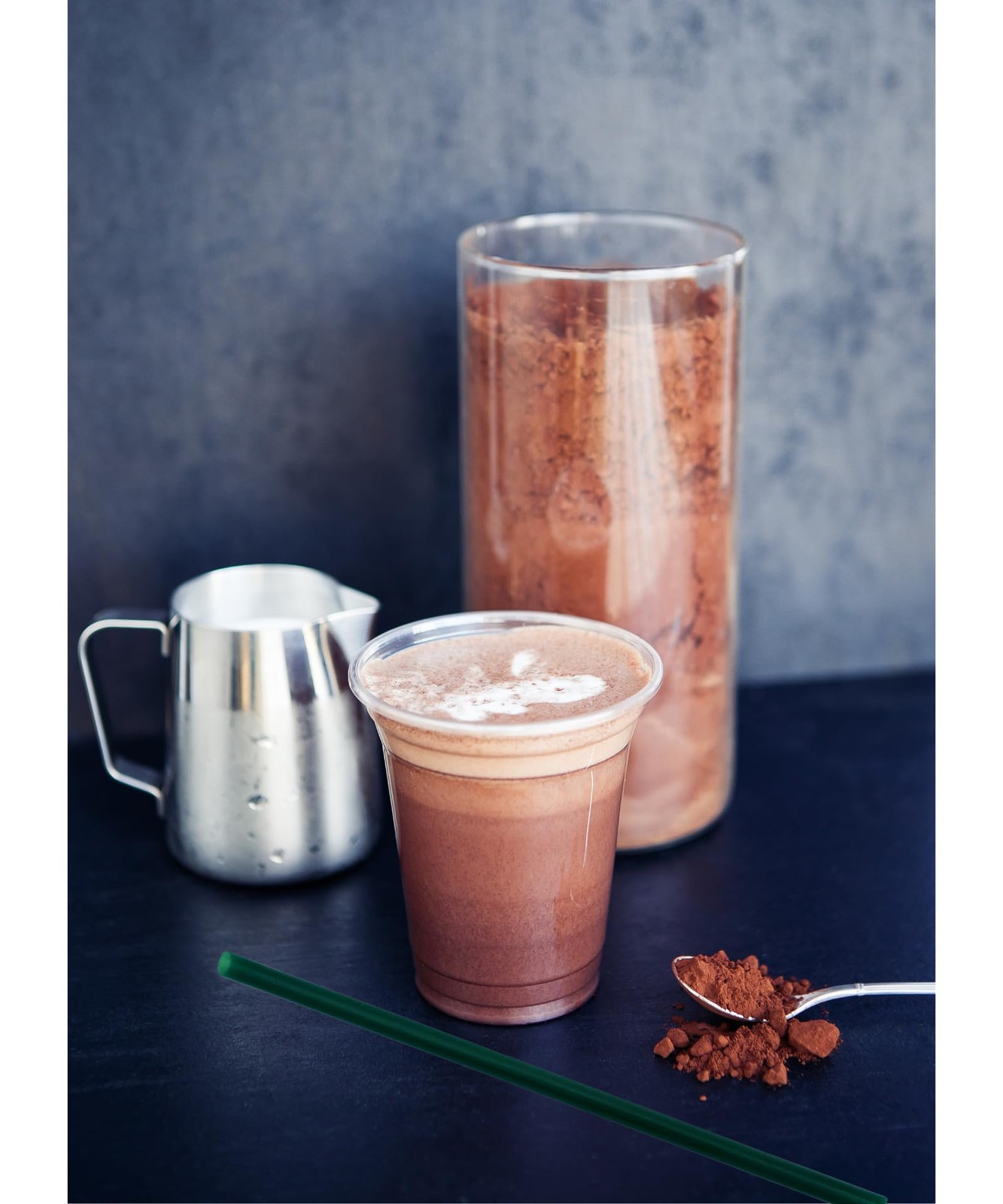 12 oz Clear Plastic Cups with Lids and Straws, Disposable 12 Ounces,