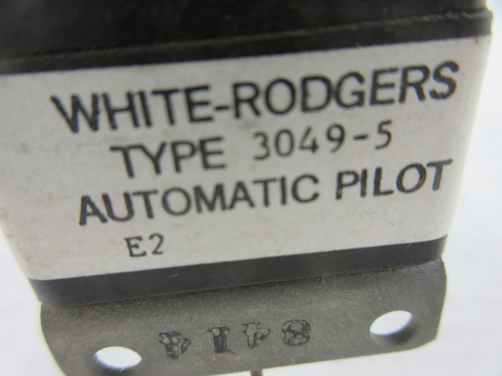 WHITE RODGERS 3049-5 AUTOMATIC PILOT FLAME SENSOR 48″ CAP. 3 SPADE TERMINAL