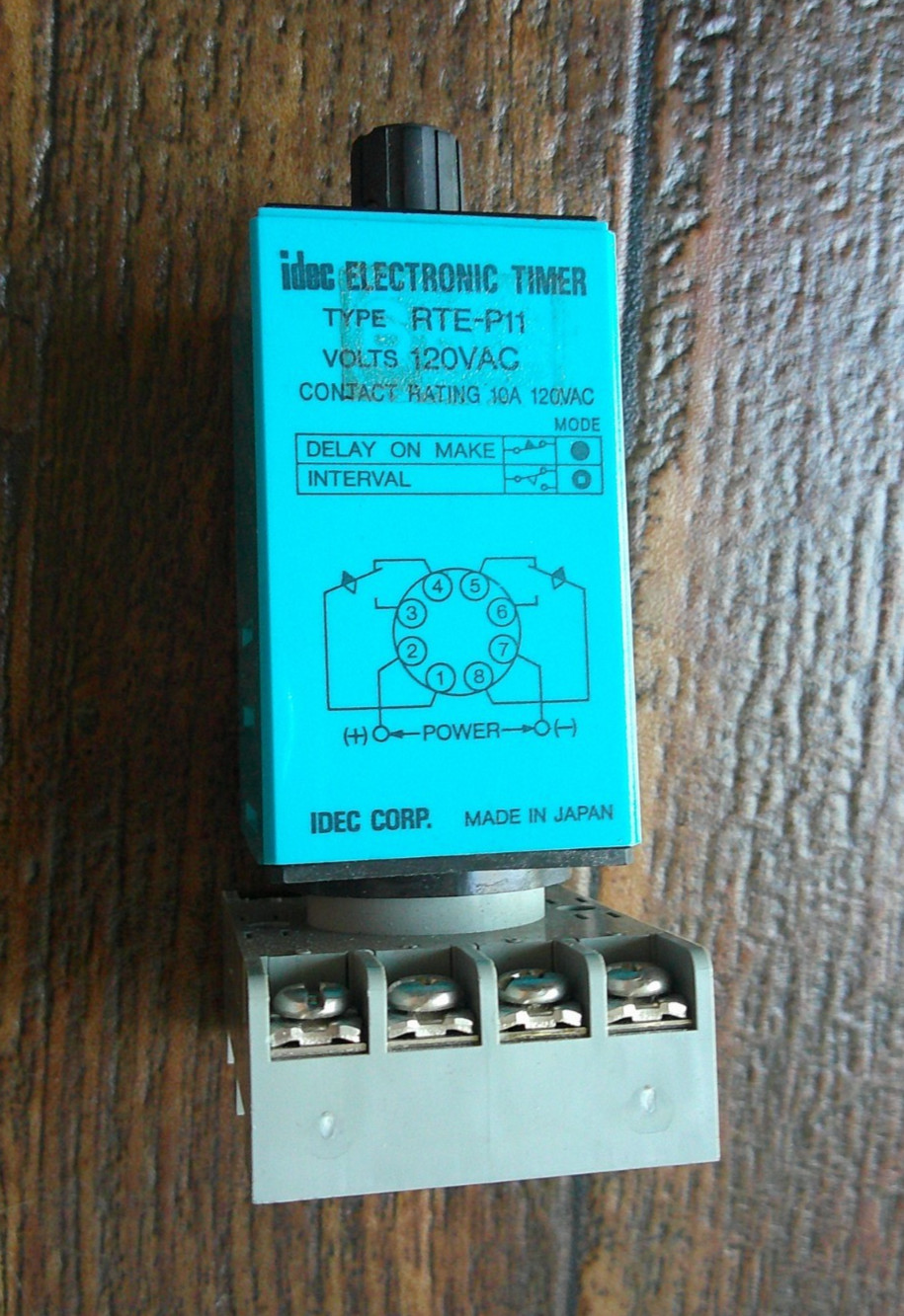 Idec RTE-P11 Electronic Timer 120 VAC 10 Amp 8 PIN Terminal w/Dayton 5XB52E