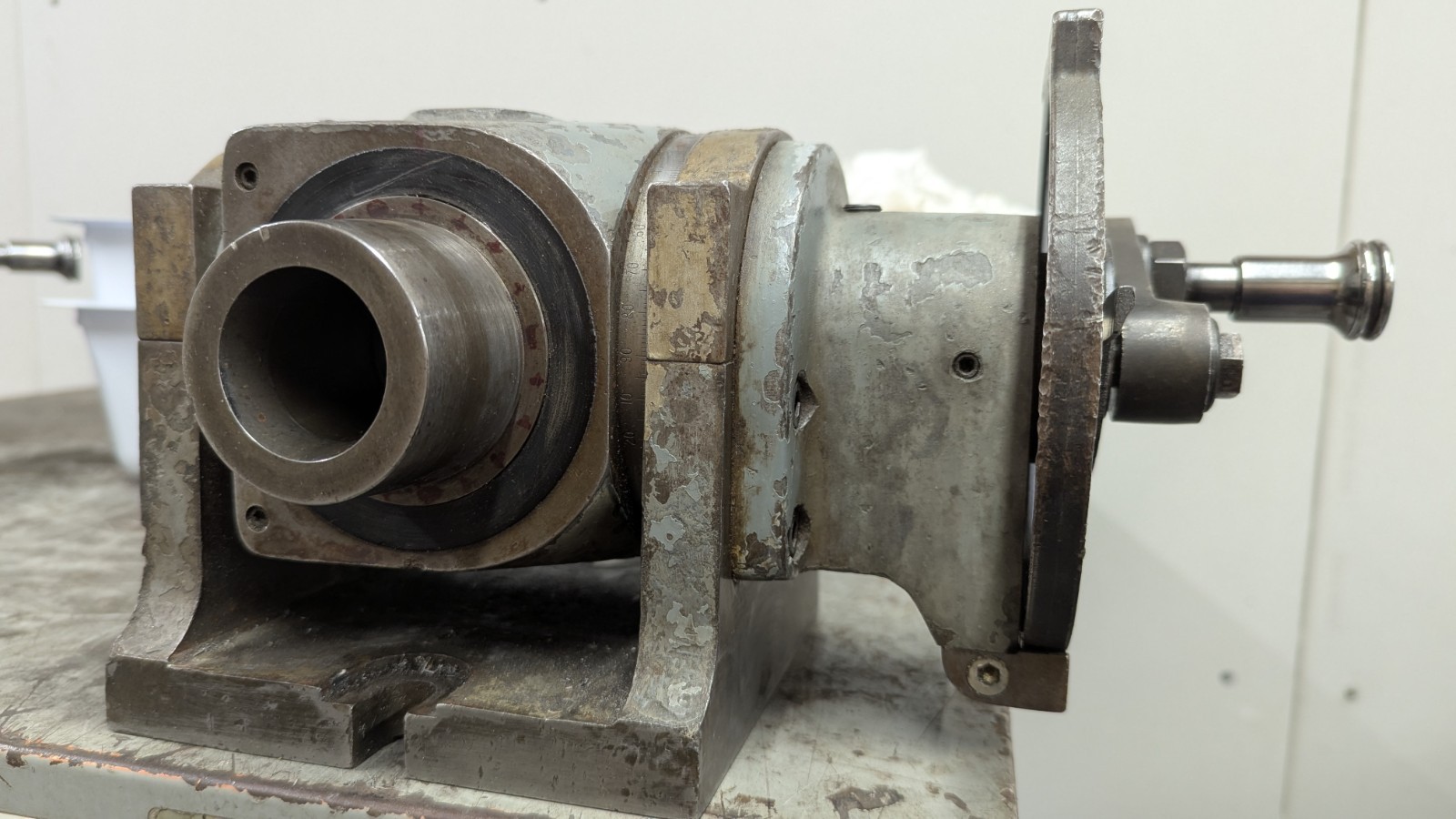 Hardinge dividing head 5C bore 4 deg taper nose 1 index plate *READ DESCRIPTION*