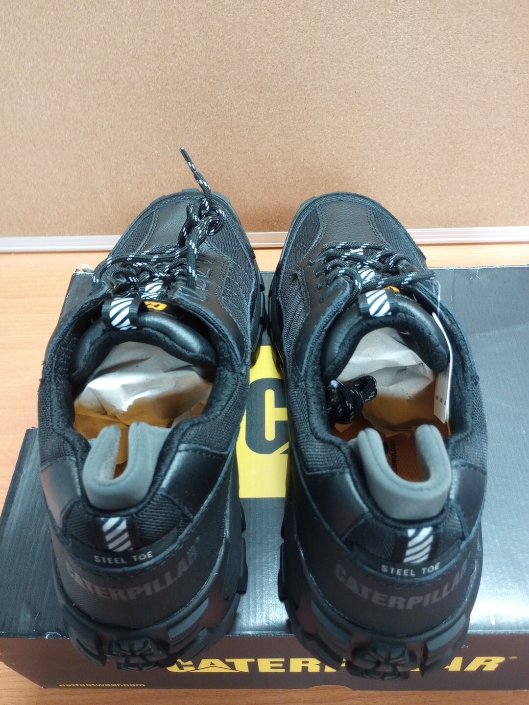 CAT Footwear Men’s Invader Steel Toe Work Shoe Black 11.5