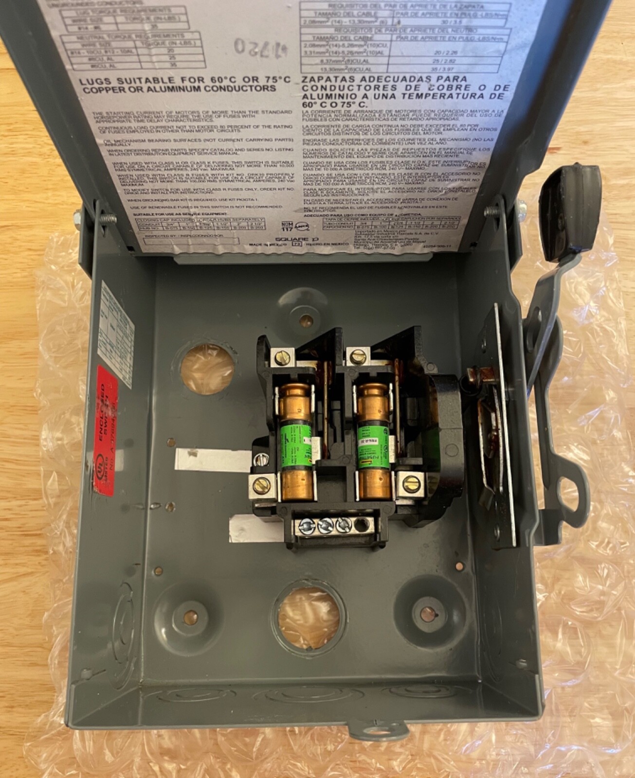 SQUARE D SAFETY Disconnect – SWITCH D221NRB SERIES ENCLOSURE 30 AMP