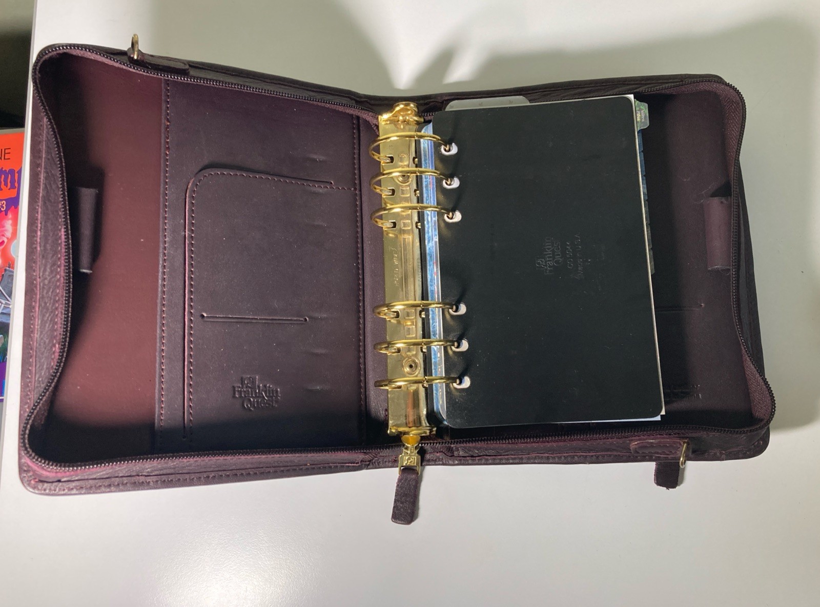 Franklin Quest Compact Burgundy Nappa Leather Zip around Planner 6 Rings