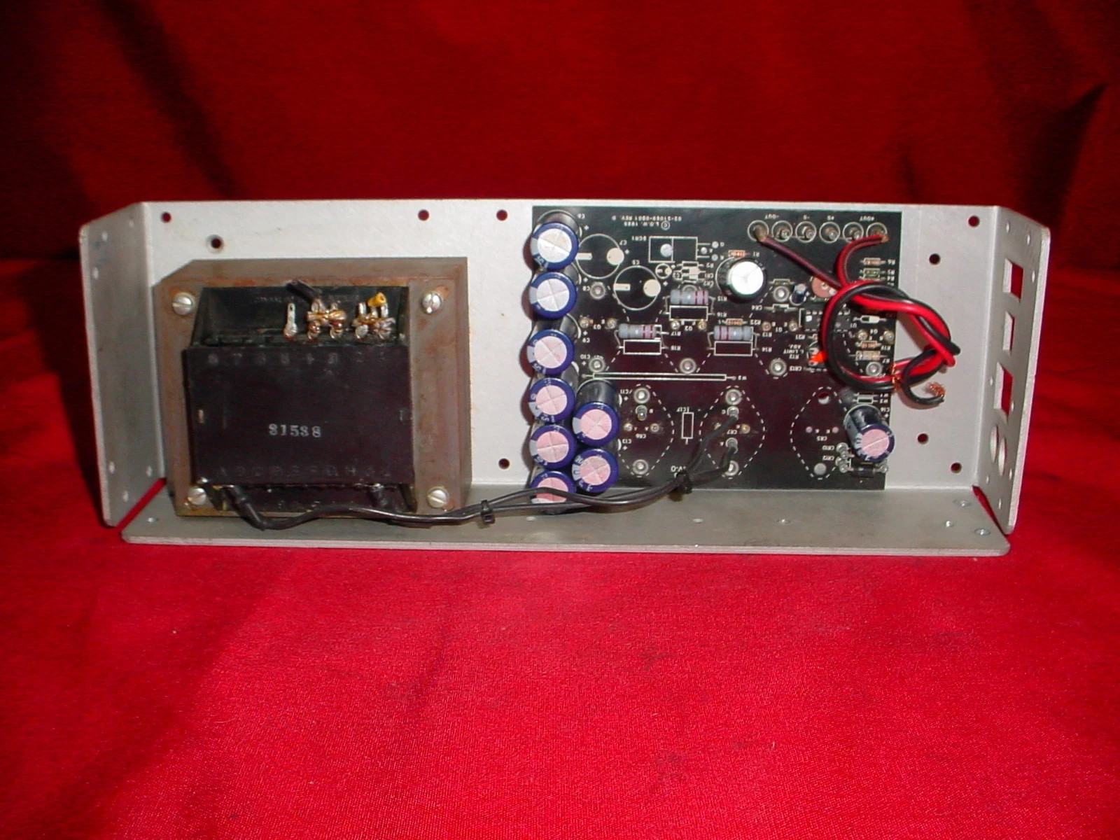 Condor HE24-7.2-A 24vdc 7.2a 173w Linear DC Power Supply