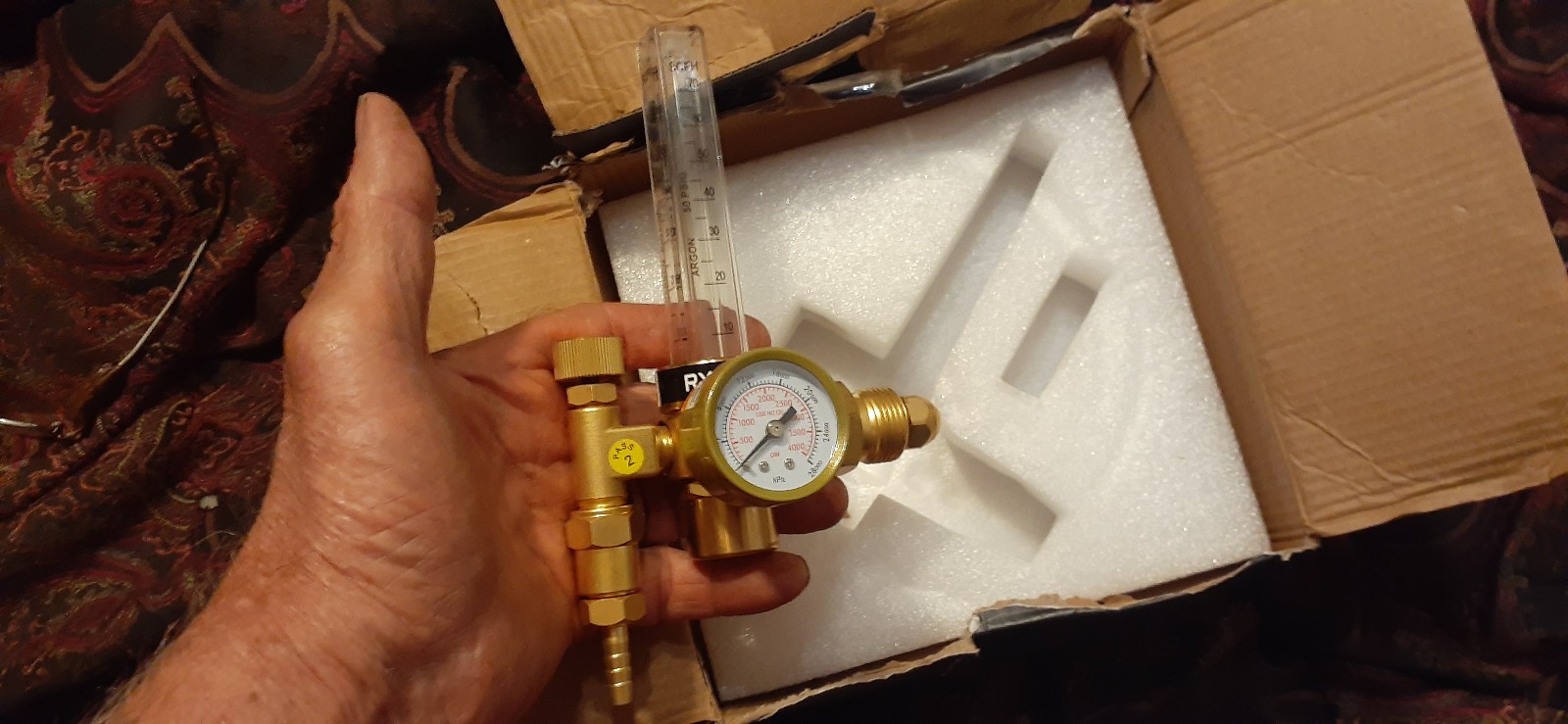 Argon / CO2 Flowmeter Regulator, RX WELD, 0-60 SCFH, 0-30L/MIN, 4000psi Inlet.