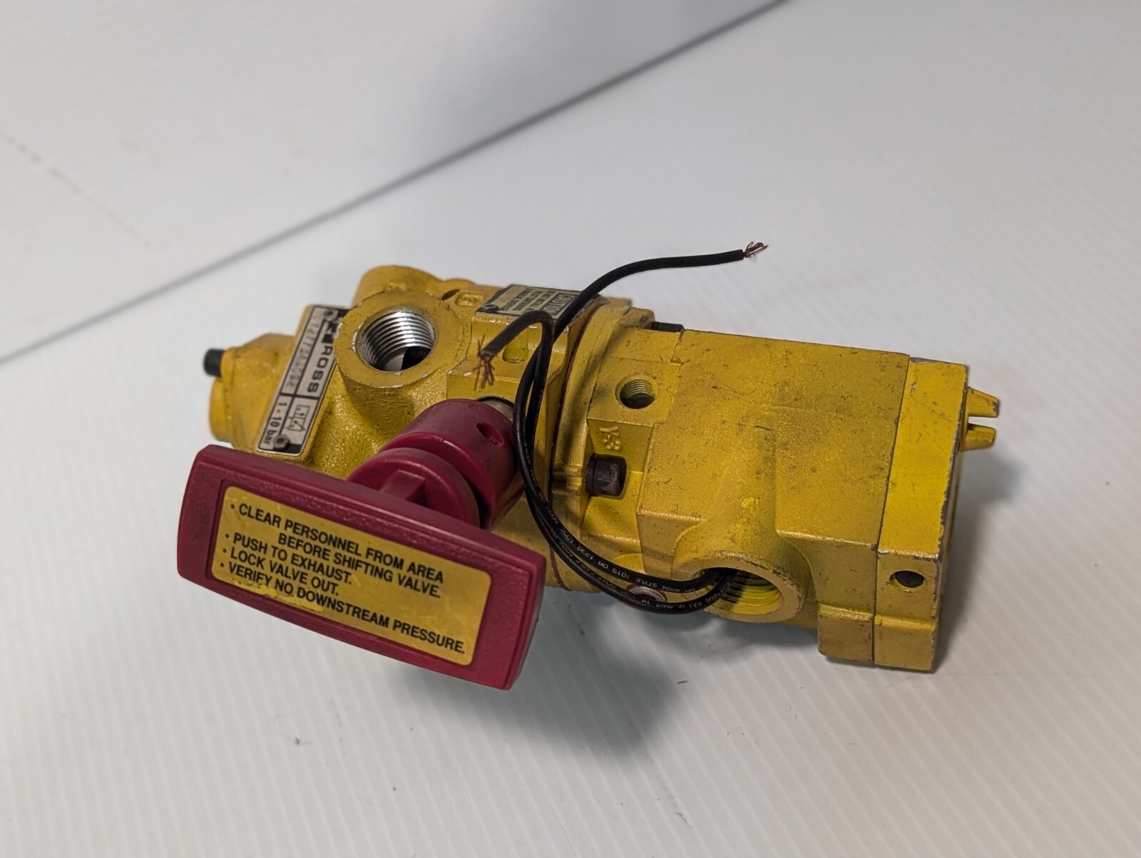 Ross W998H79105, Y2773A4082 Pneumatic Solenoid LOX Lock-Out Control Valve