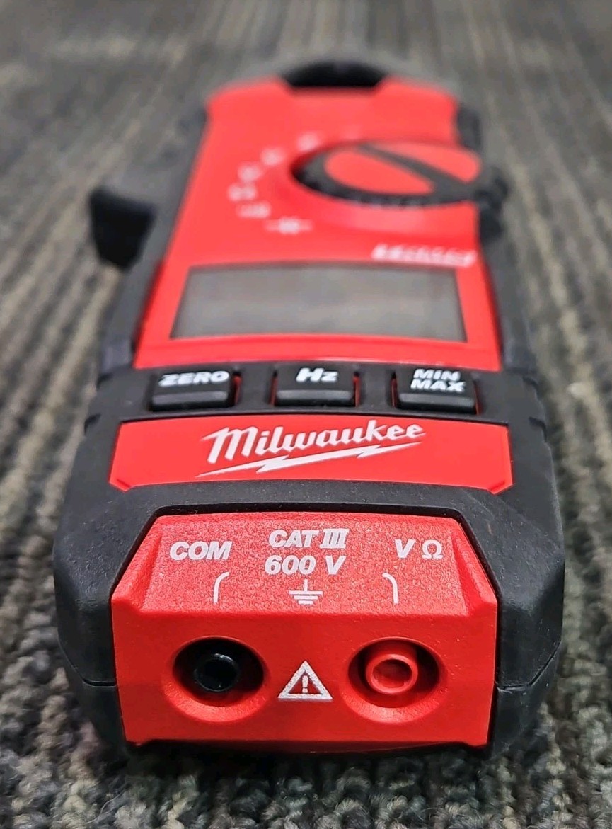 Milwaukee Tools 2237-20 CAT III 600V Clamp Meter with Leads