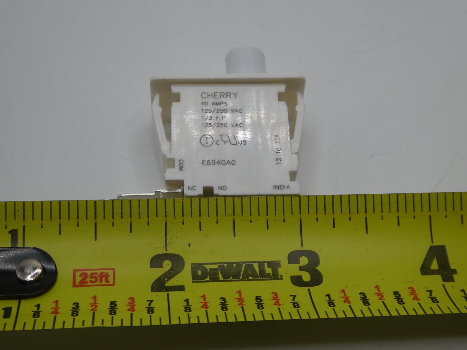 Cherry, Snap-In Panel Mount, Momentary E69-40A, SPDT 10A@250VAC «Lot of 4»