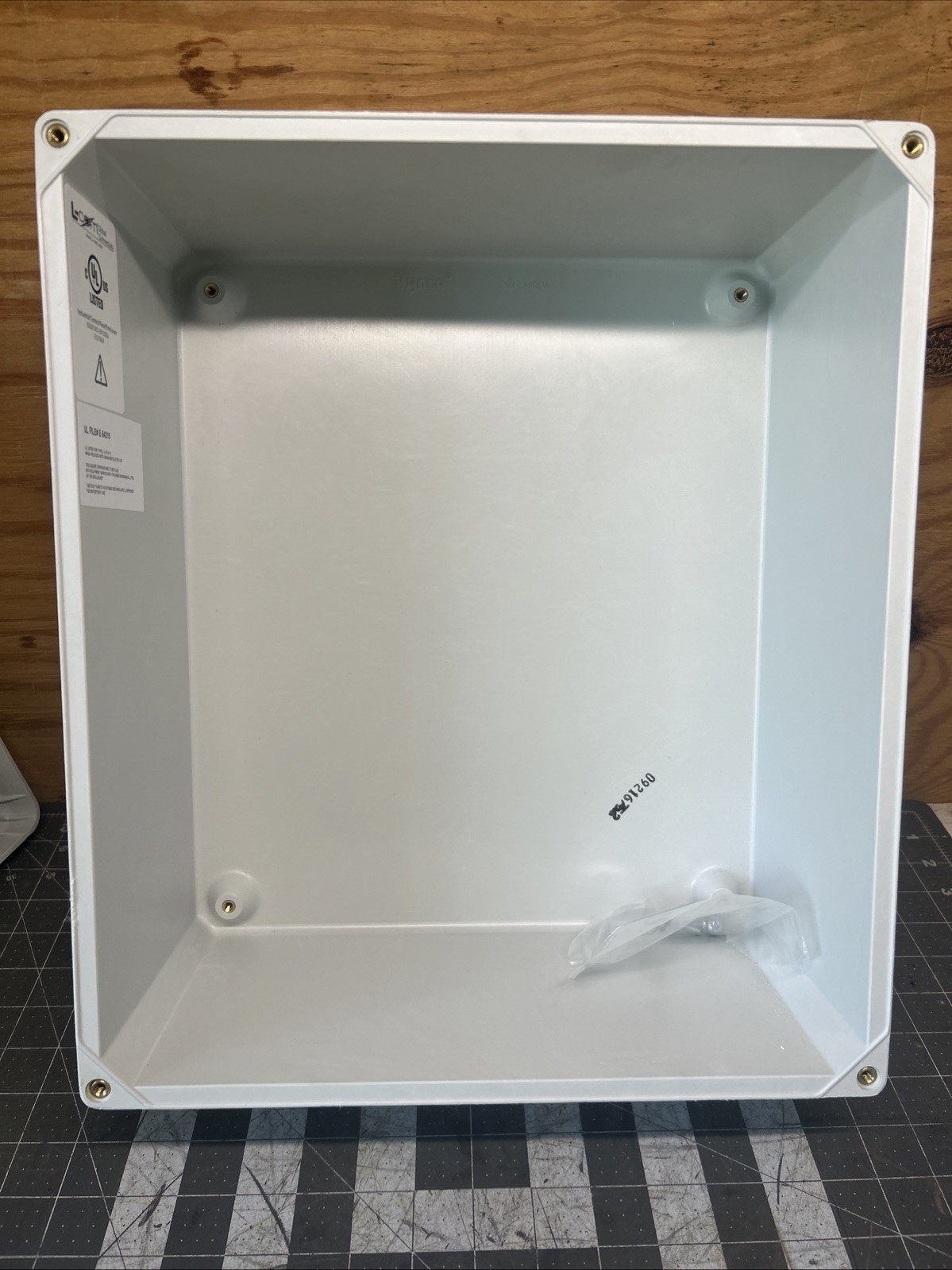 L-Com NB141207 Weatherproof Enclosure 14x12x7 NEMA 4X IP66 FRP Gray