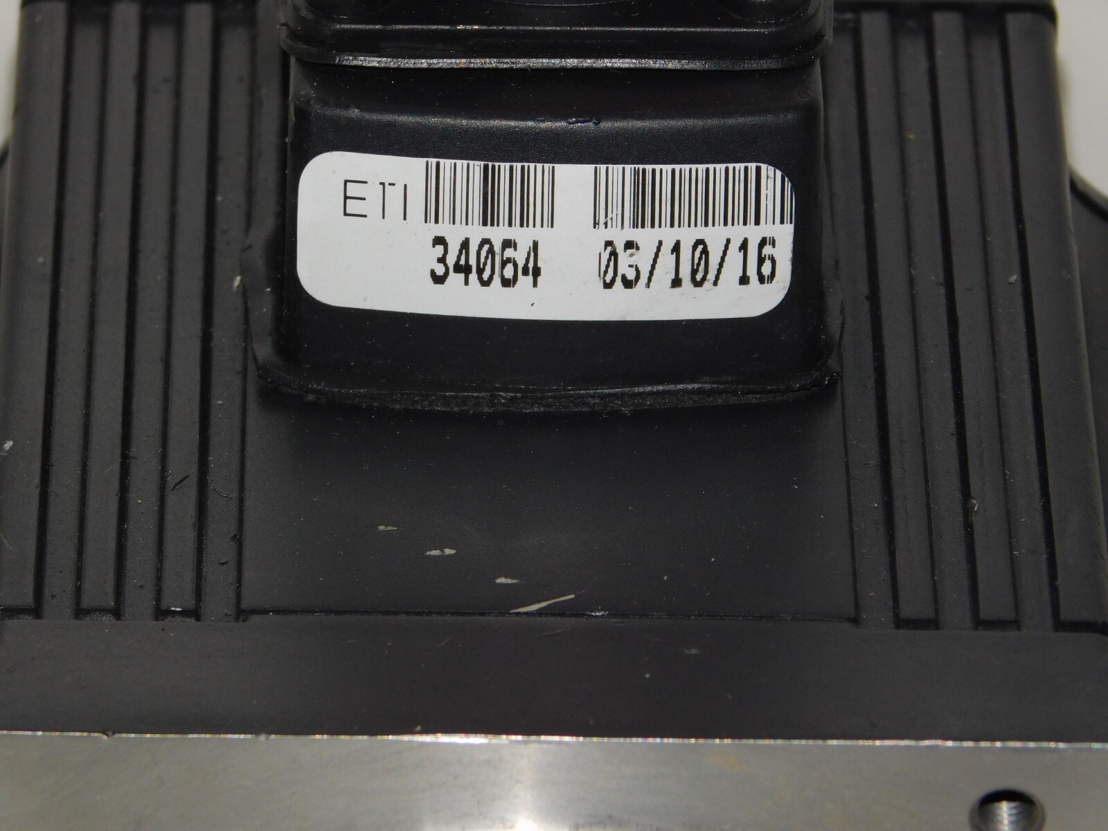 New Mitsubishi HC-SFS1024K AC Servo Motor 3AC 243V 2.6A 2000RPM with Encoder