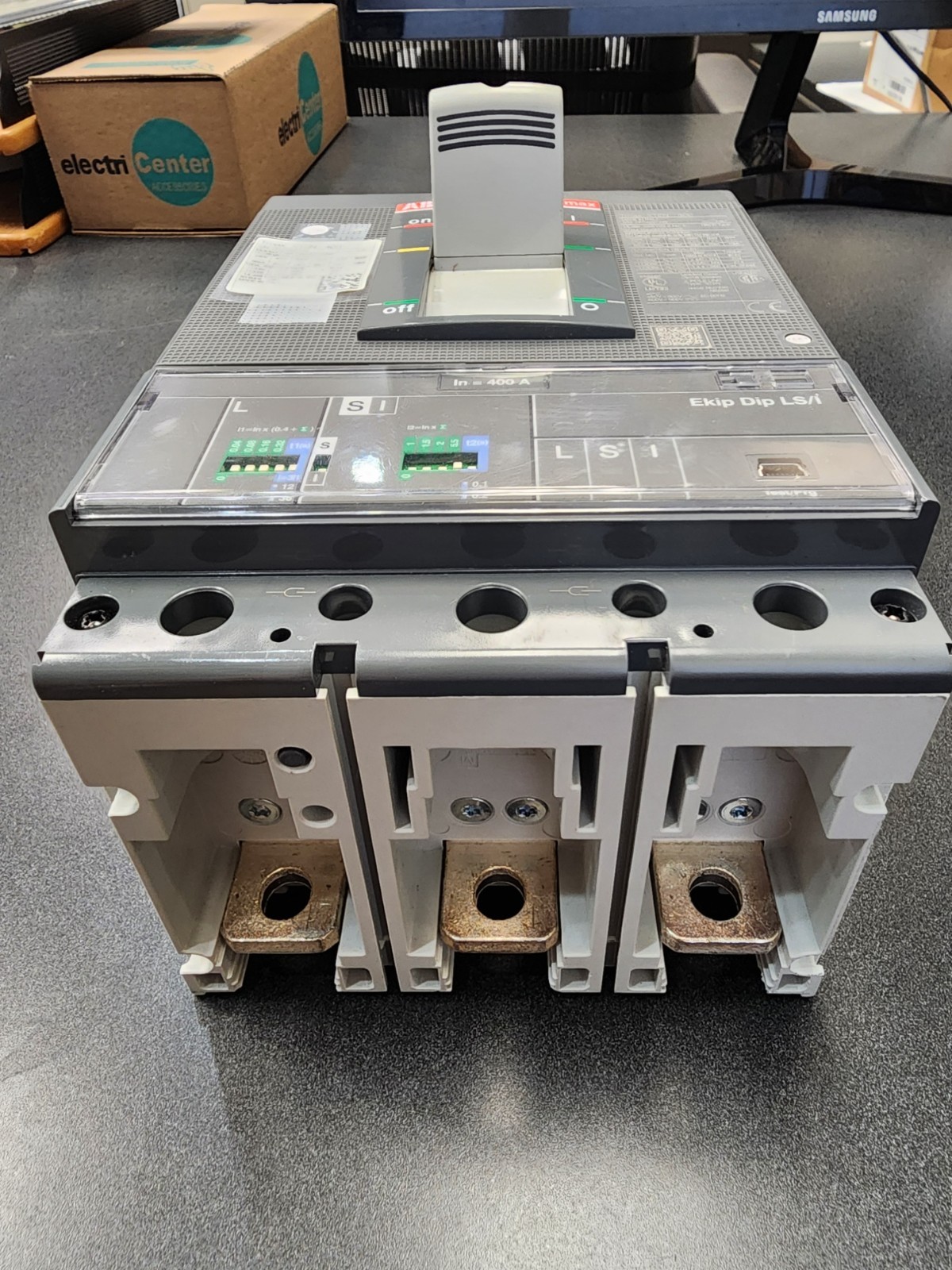 ABB XT5NU340AEFF000XXX MCCB 400A 3P 35KA@480V WITH EKIP DIP LSI TRIP UNIT