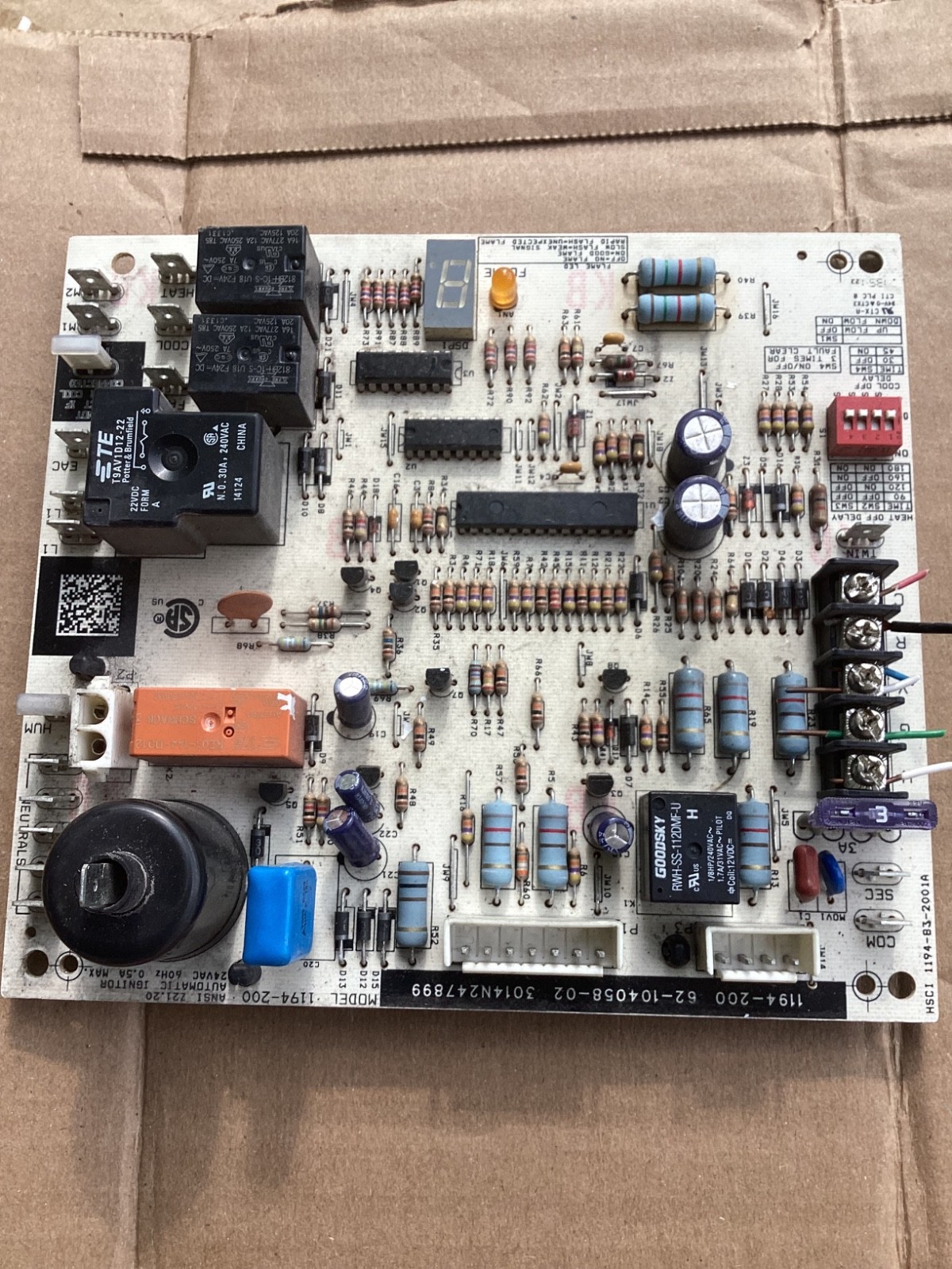1194-200 White Rodgers EMERSON Furnace Control Circuit Board 62-104058-02