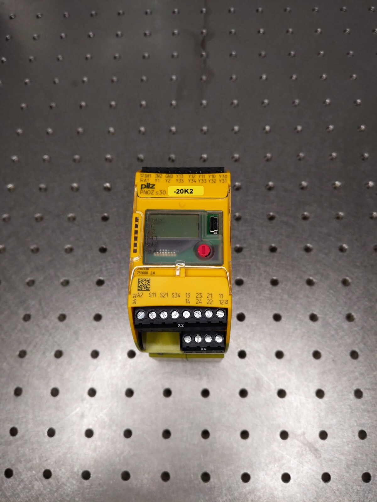 PILZ 750330 / 750330 SAFETY RELAY SUP REV PNOZ S30 24-240 VAC DC NEW NO BOX